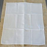 Set de 12 serviettes de table brodées main