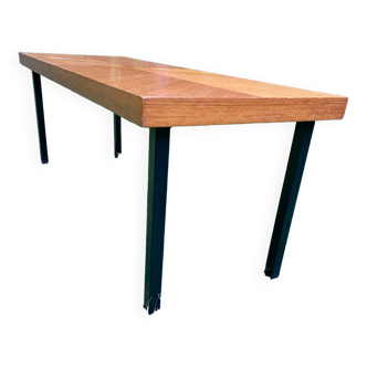 Table basse vintage bois et métal laqué noir vers 1950