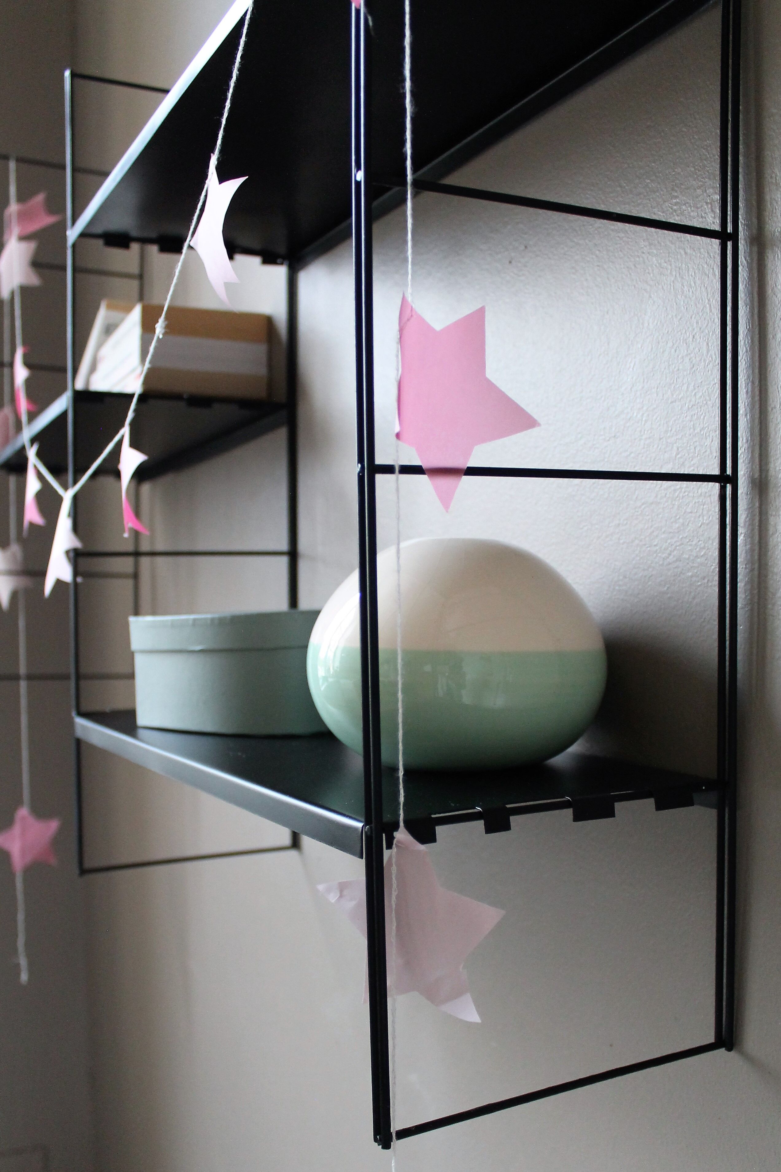 Vintage 'tomado' shelf