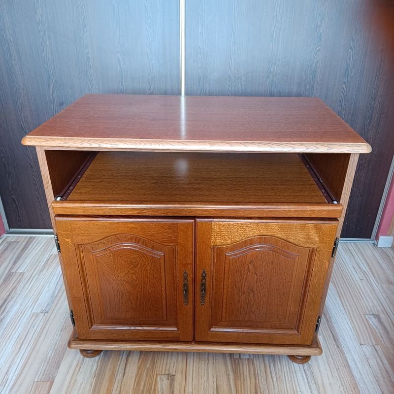 Rustic TV/HIFI unit with adjustable shelves