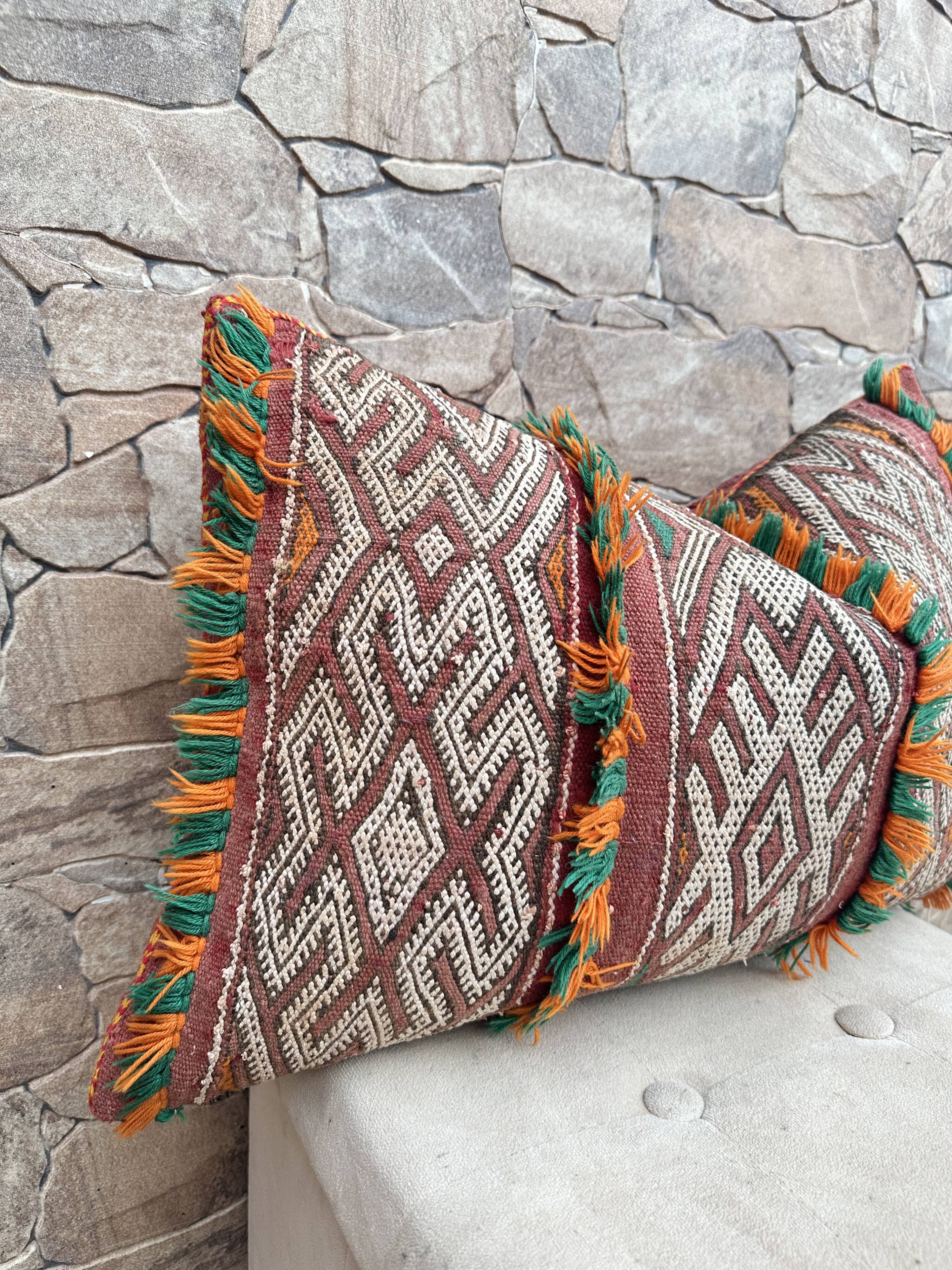 Vintage Berber wool cushion cover: Moroccan cushion, Boujad pattern