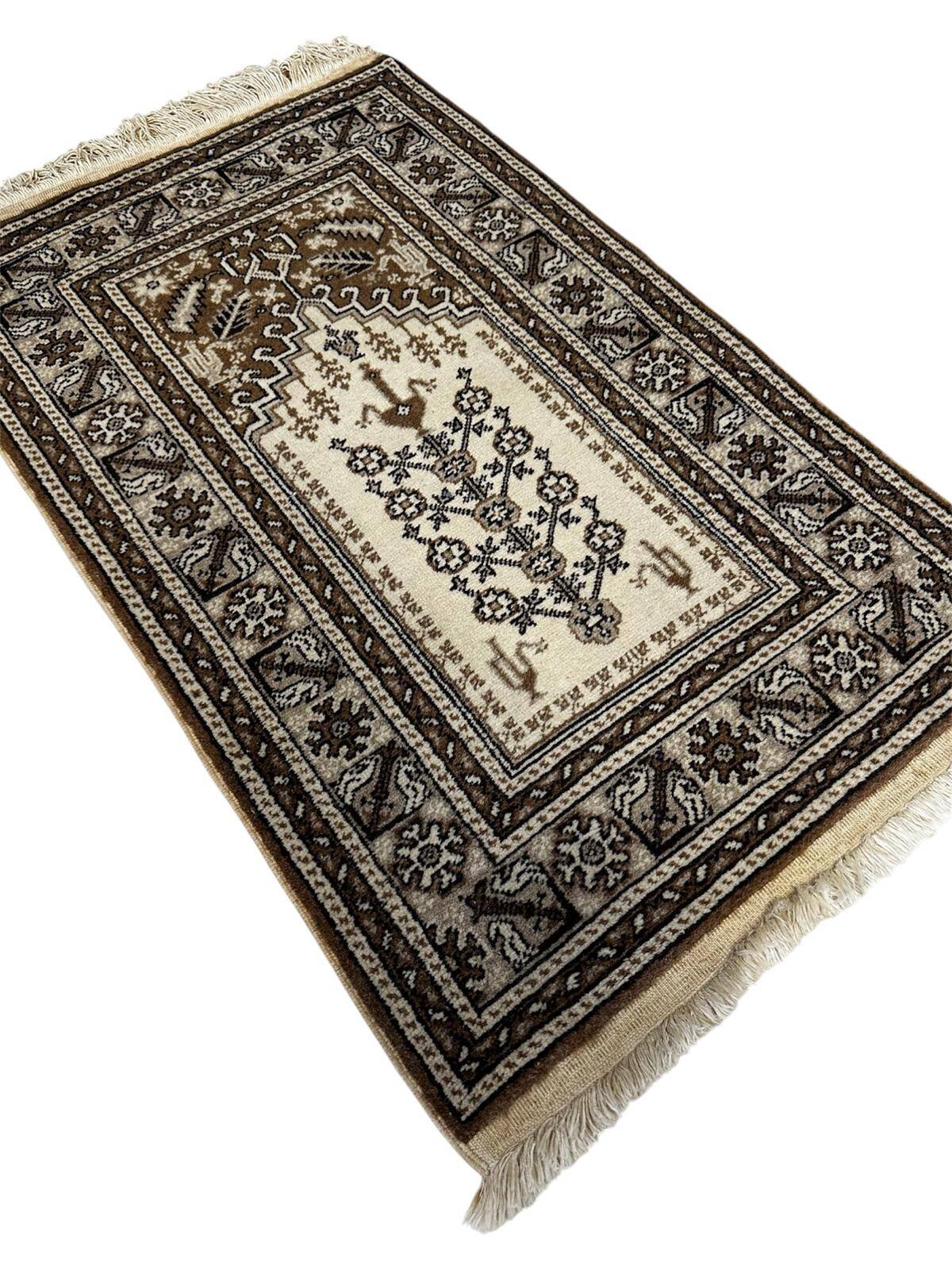 Tapis turc fait à la main