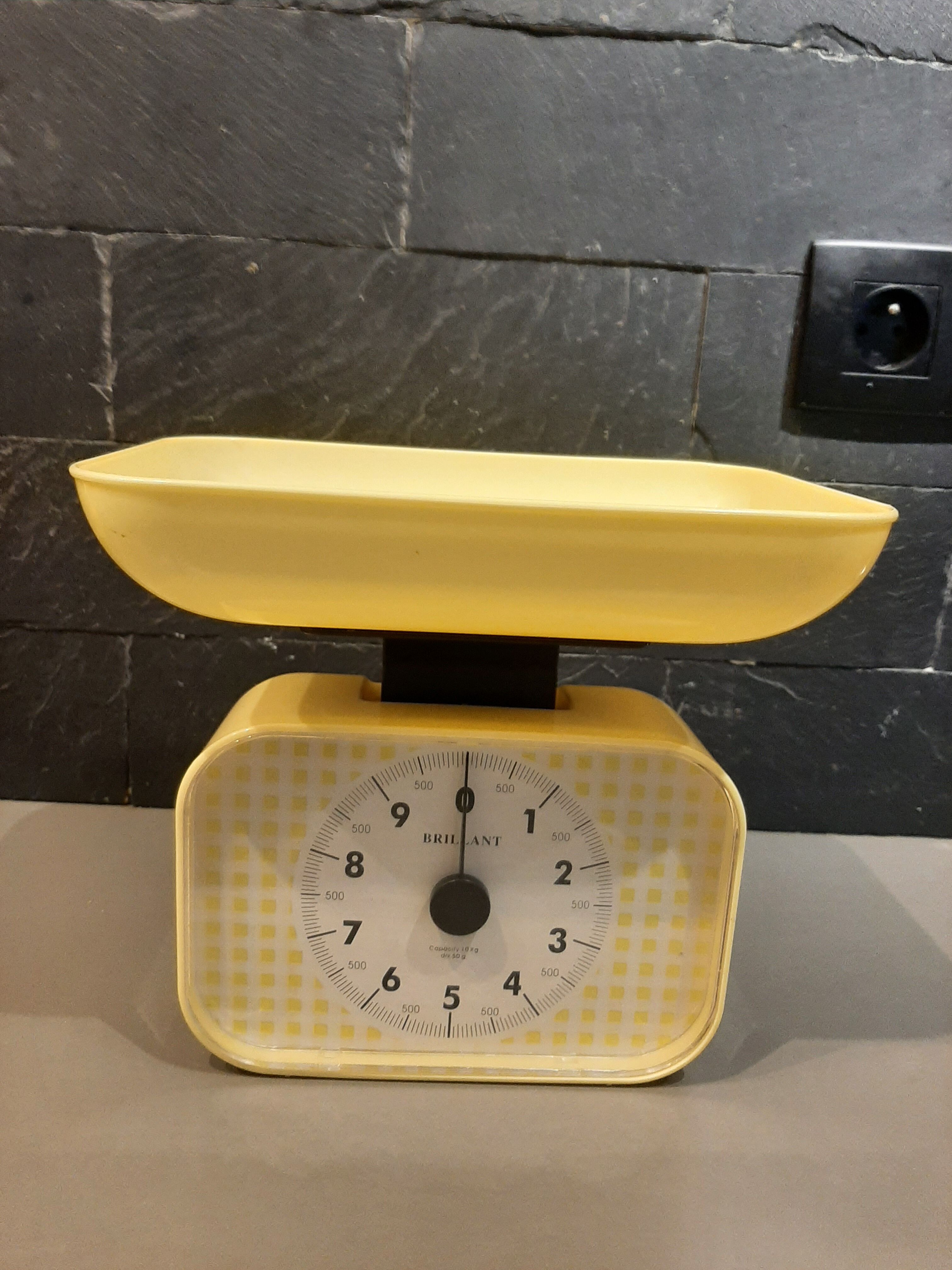 Balance de cuisine vintage jaune Brillant