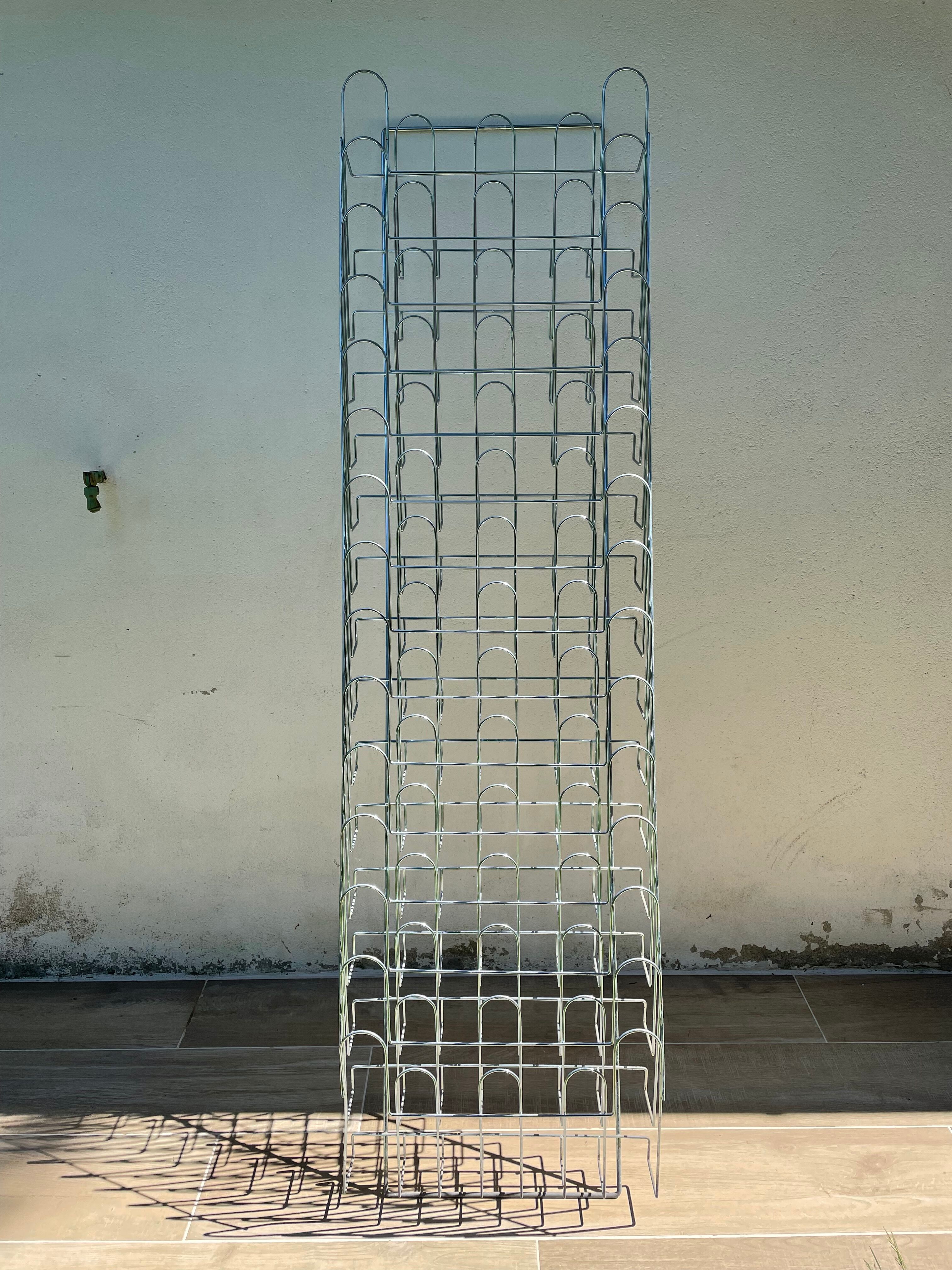 Range vinyl records holder