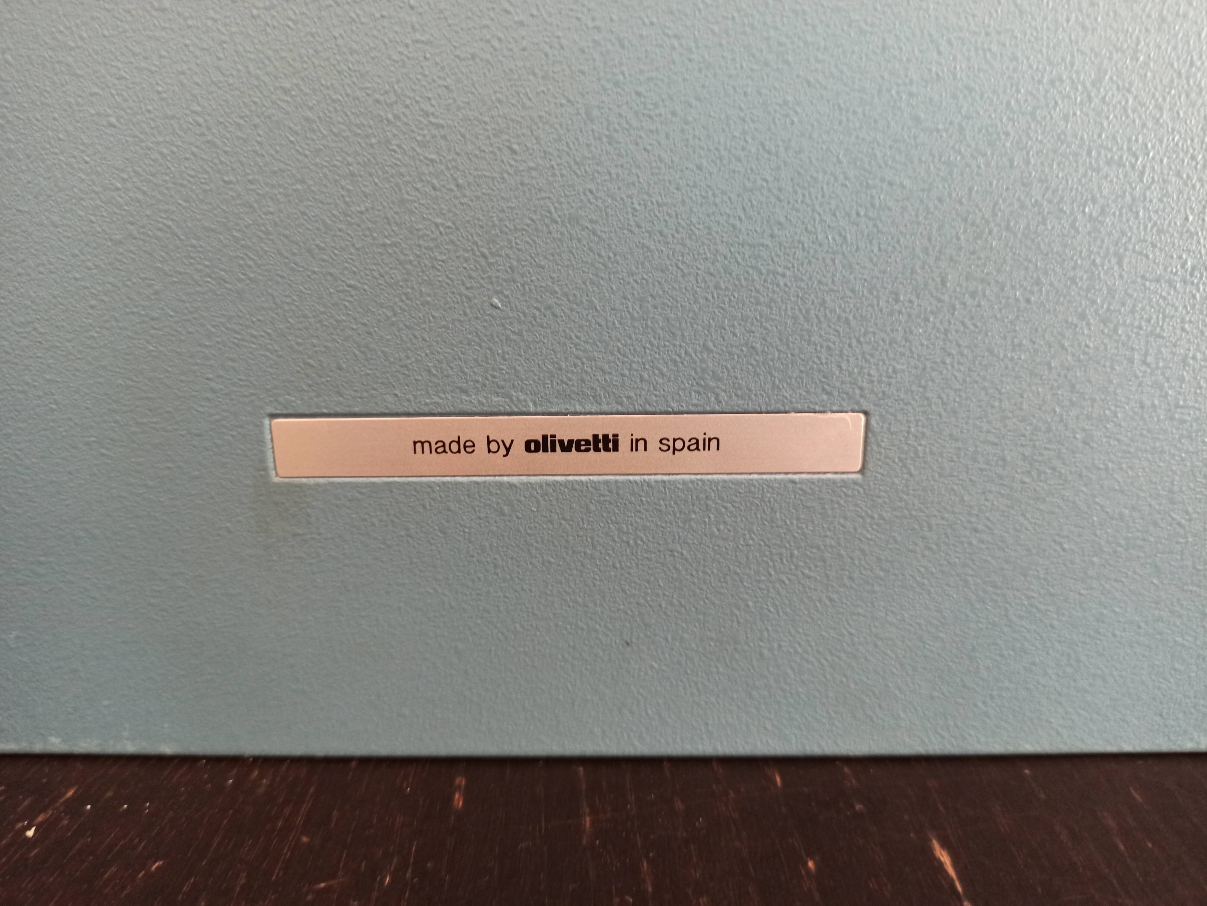 Olivetti Studio 46 typewriter machine