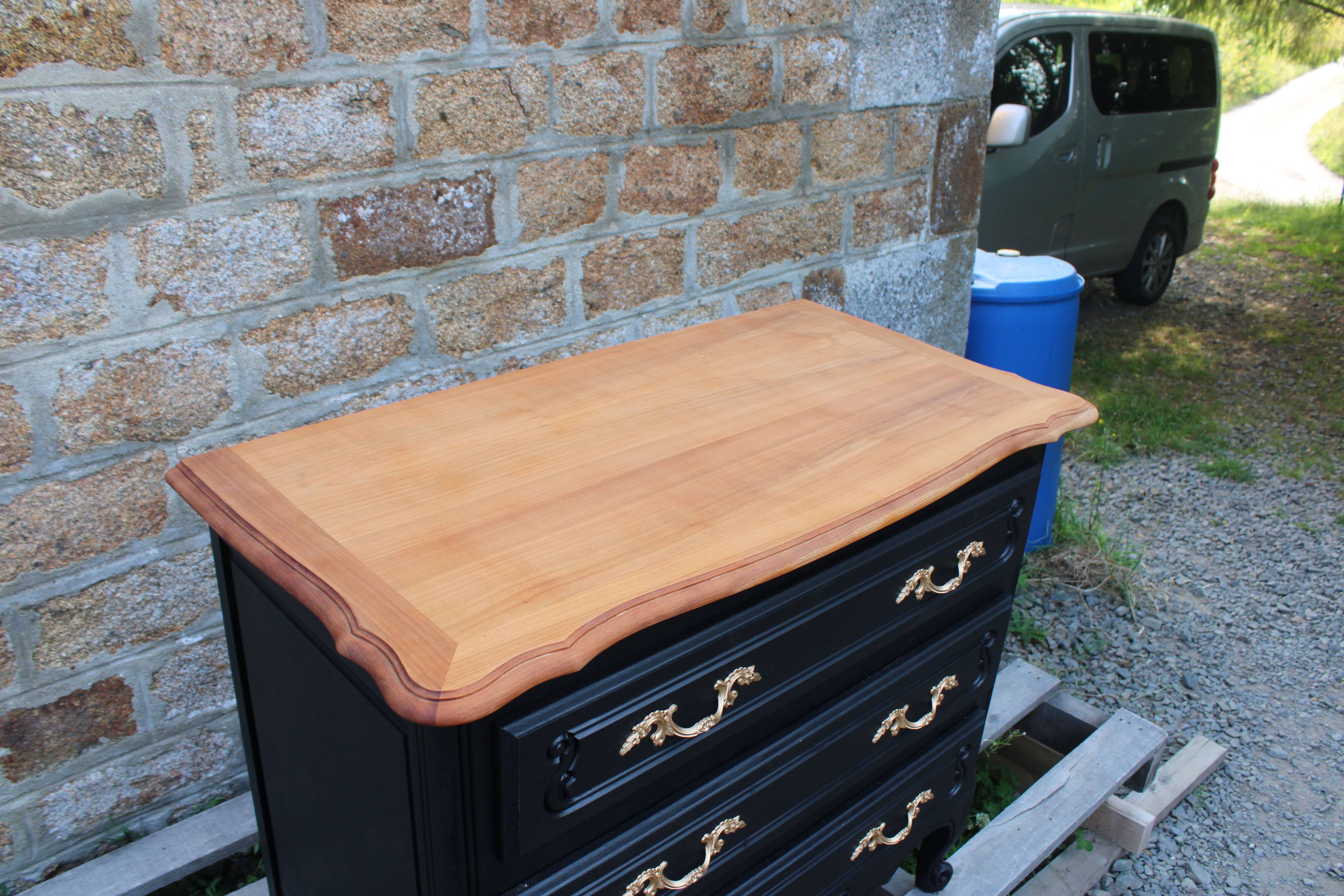 Louis XV style black commode with natural wood top – 3 drawers