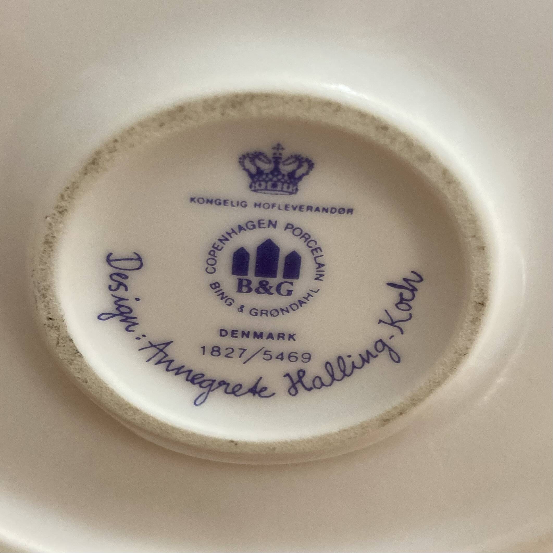 Set of five Scandinavian design ceramics.