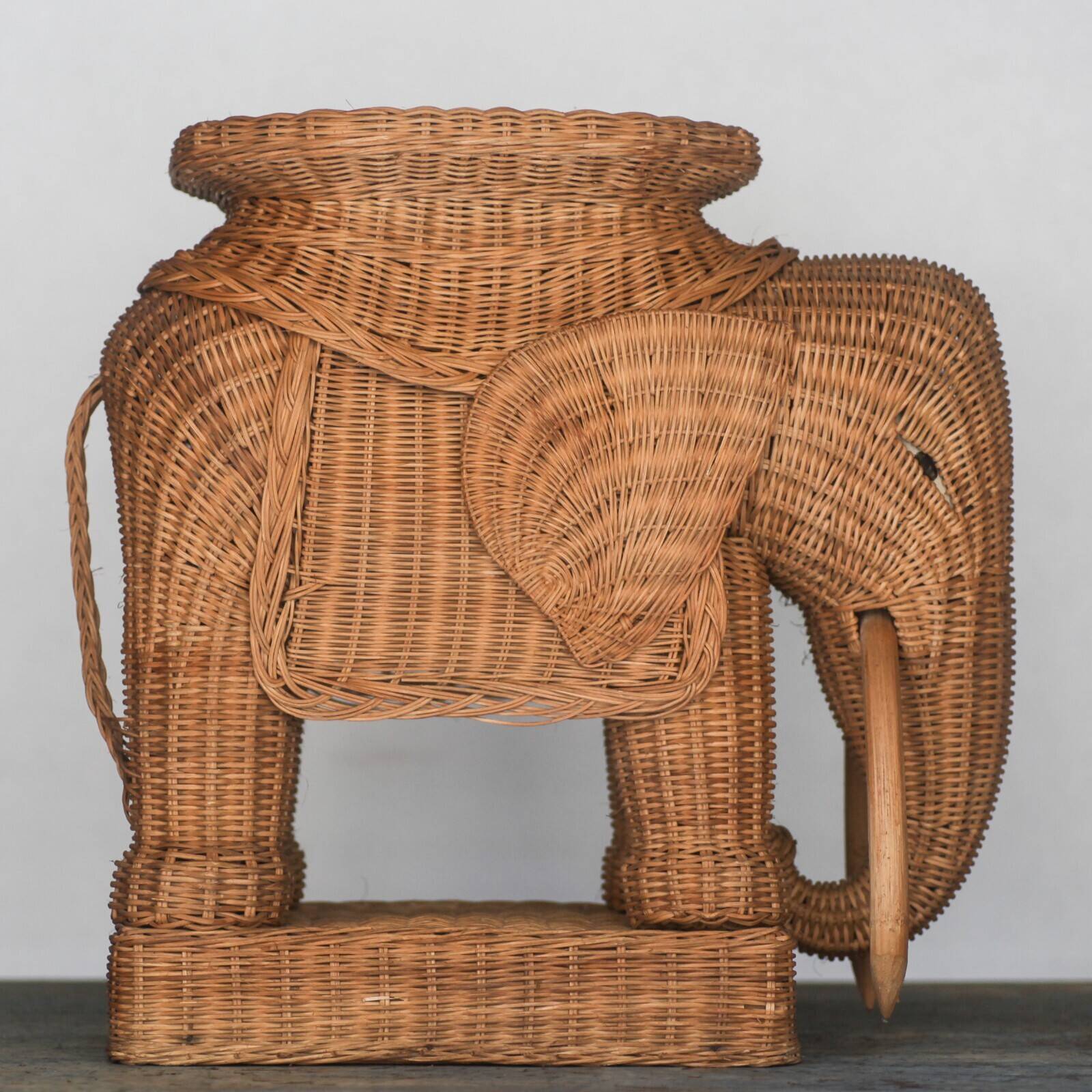 Table basse éléphant des années 60 - Décoration vintage maison