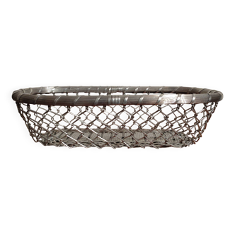 Panier en métal tressé