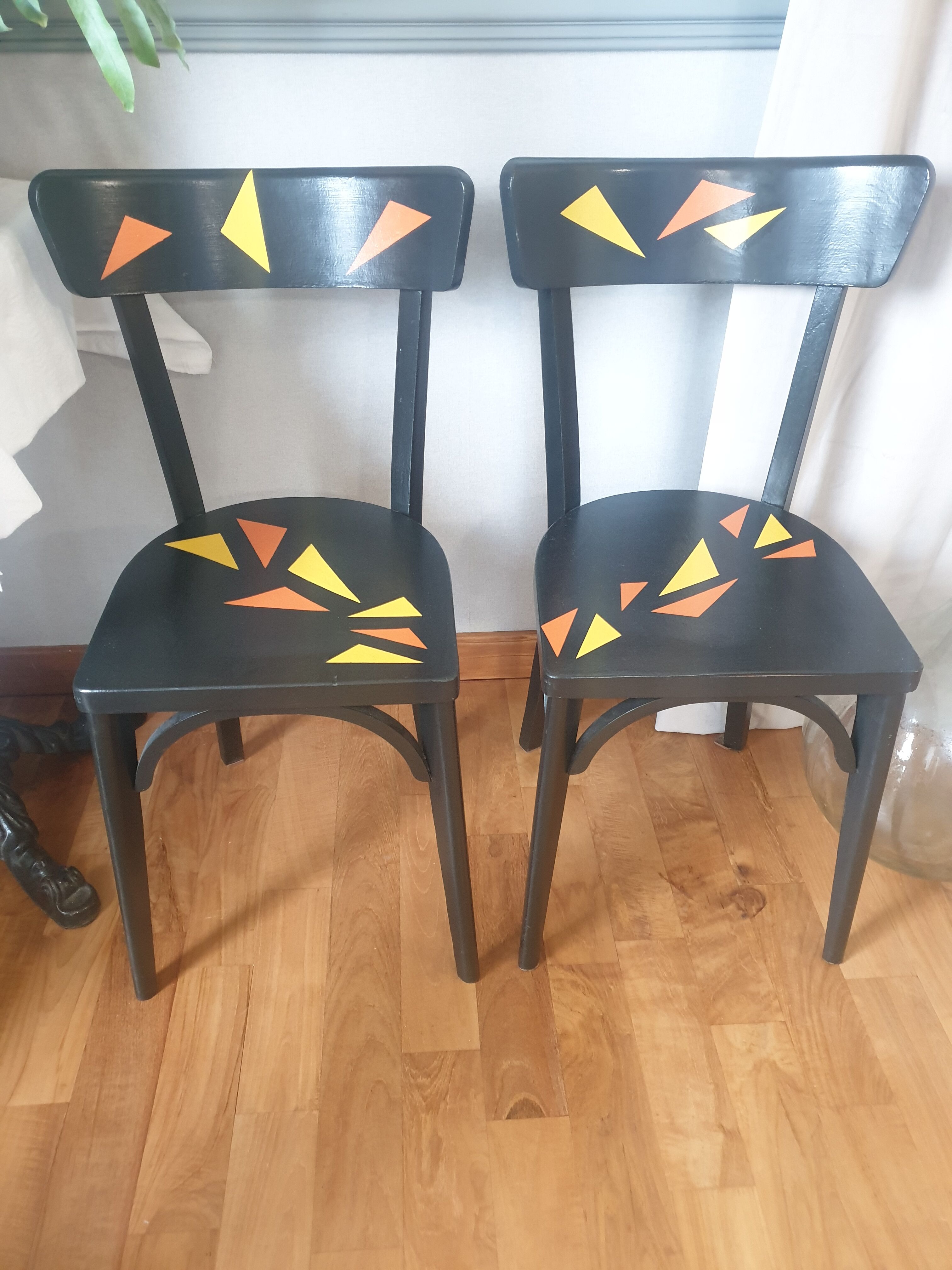 2 bistro chairs Pop