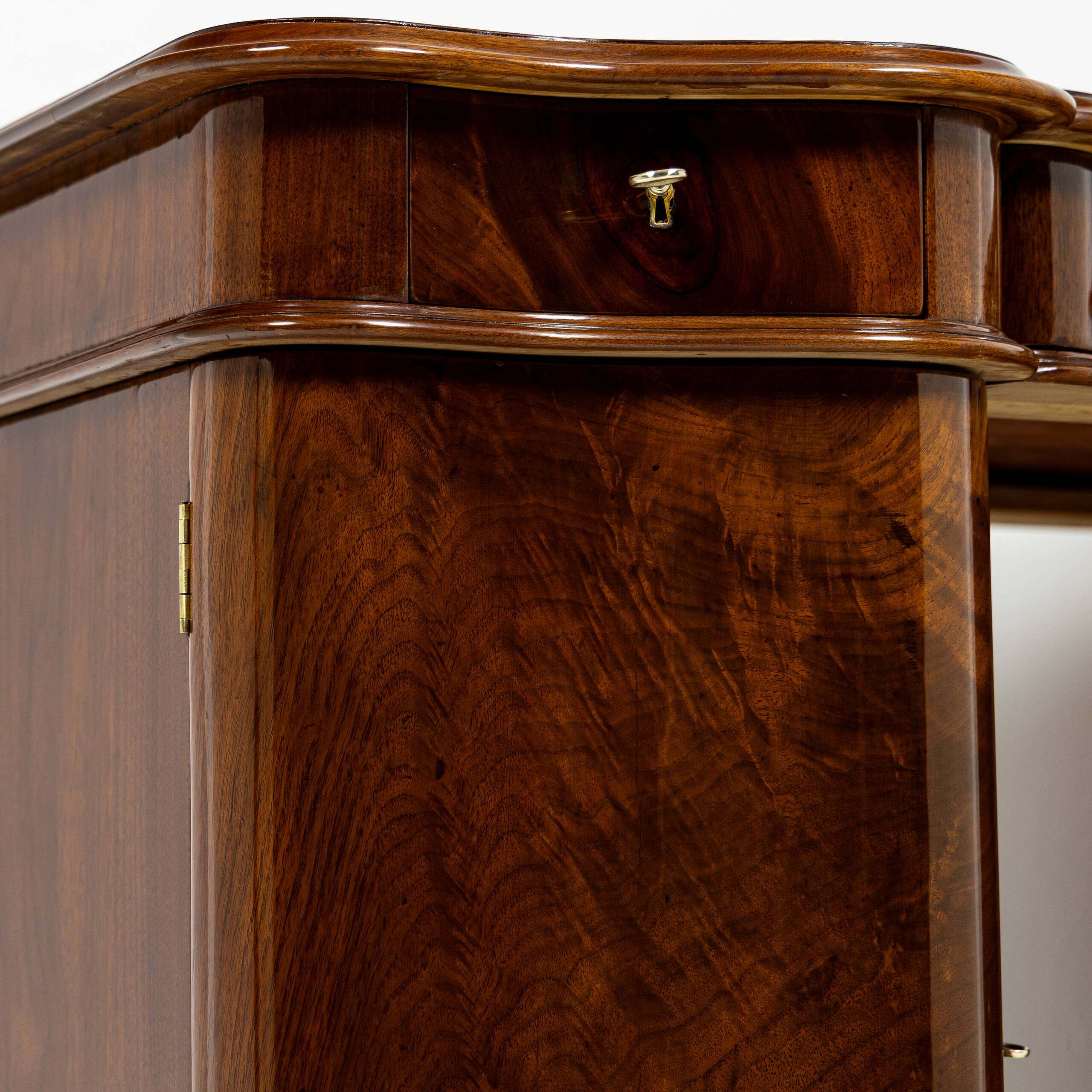 Small lady's desk Louis-Philippe in walnut 1840-1860