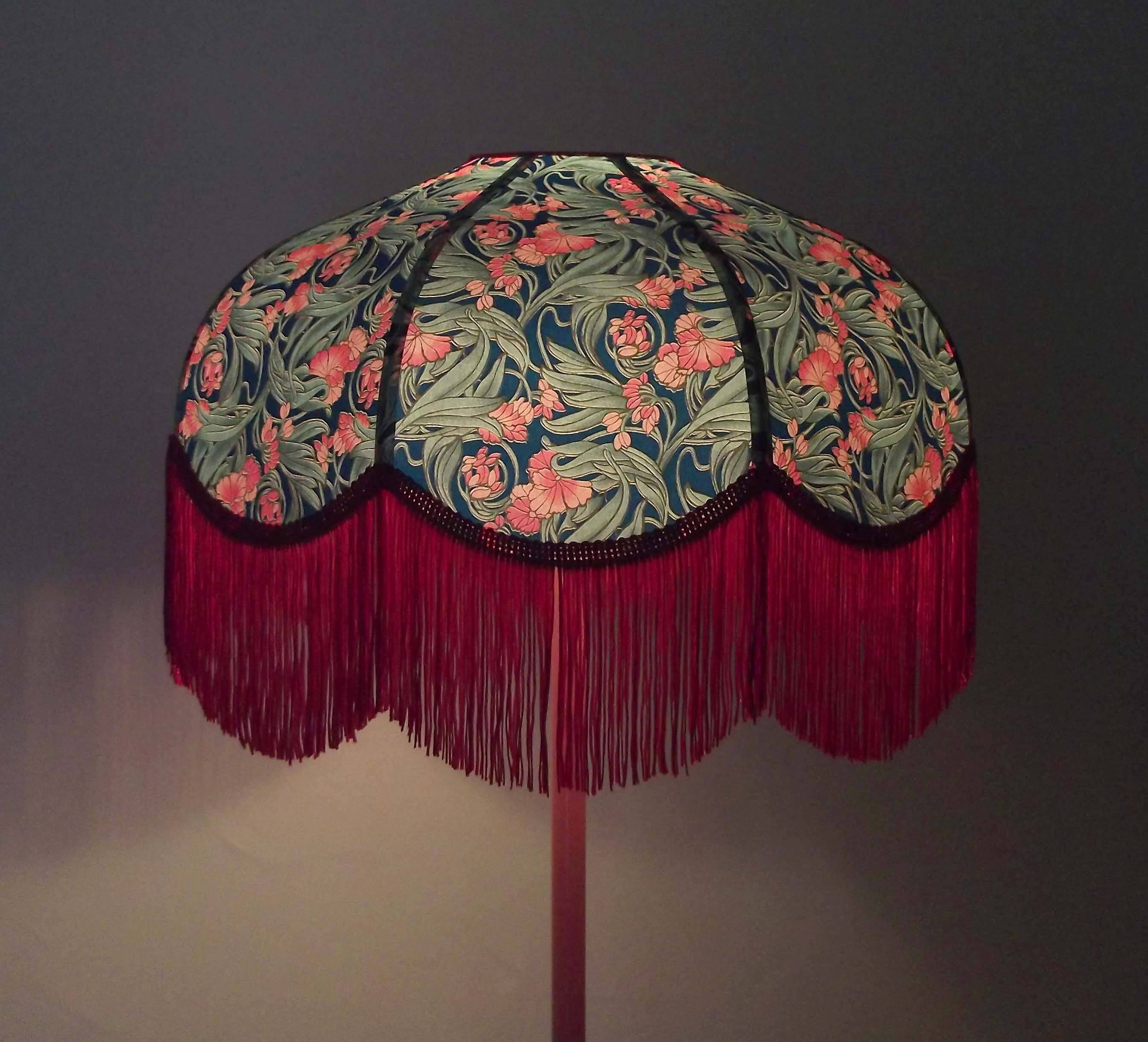 Retro fringed lampshade "Vilma".