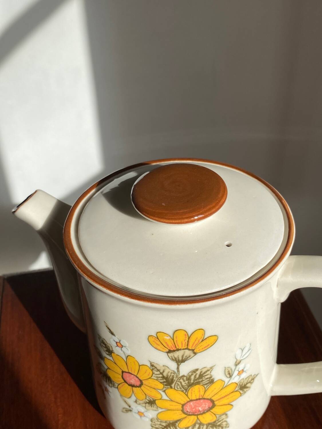 Flower pattern teapot