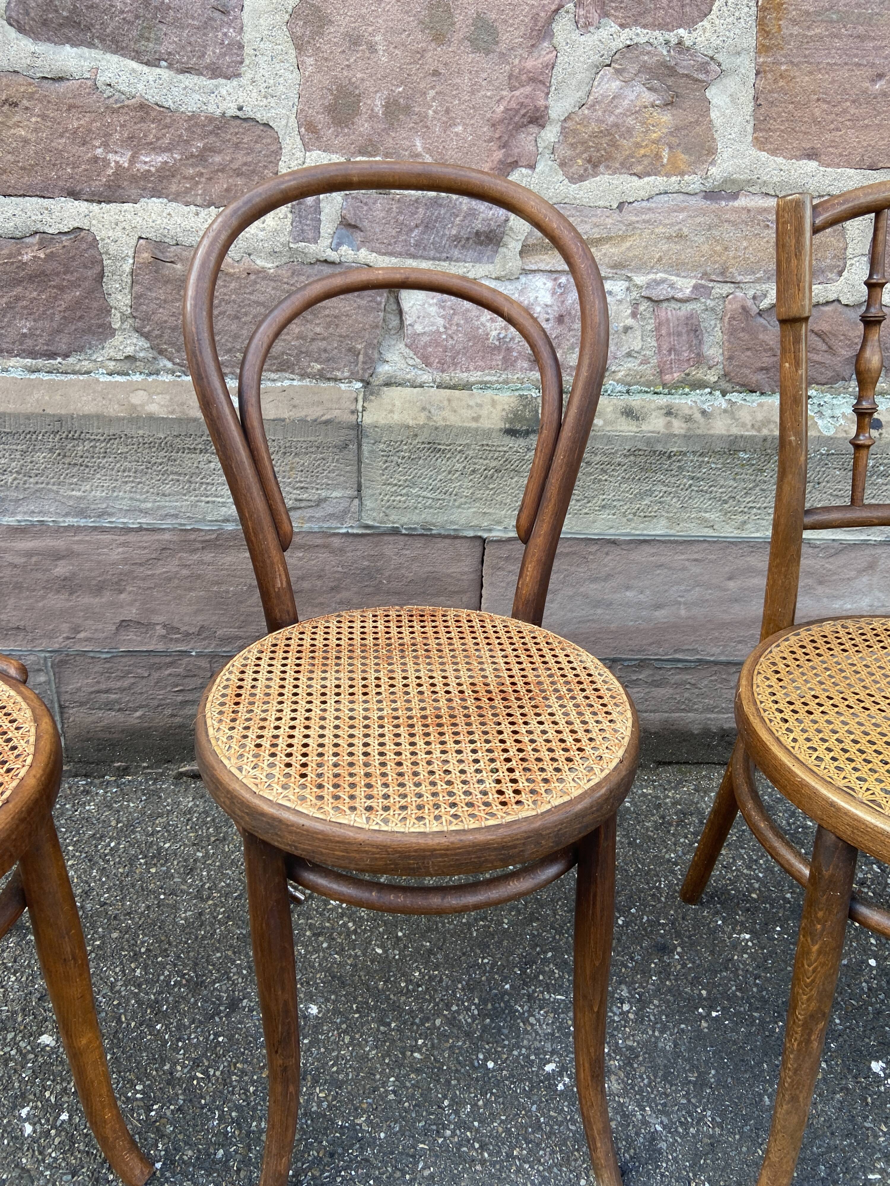 Lot of 4 chairs mismatched bistro curved wood