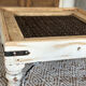 Table basse en bois et acier tressé – Double usage décoratif
