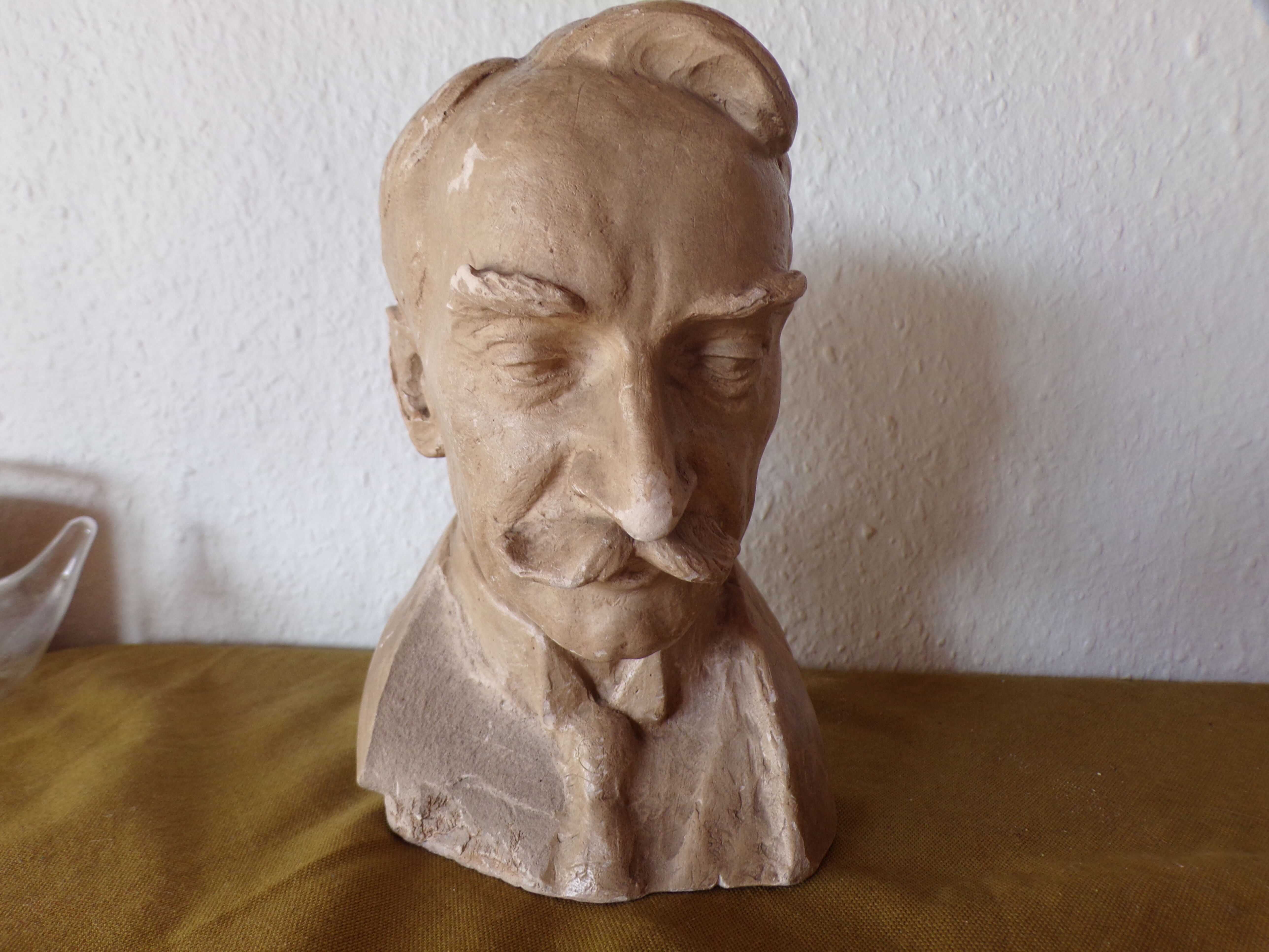 Bust Docteurt Albert Schweitzer