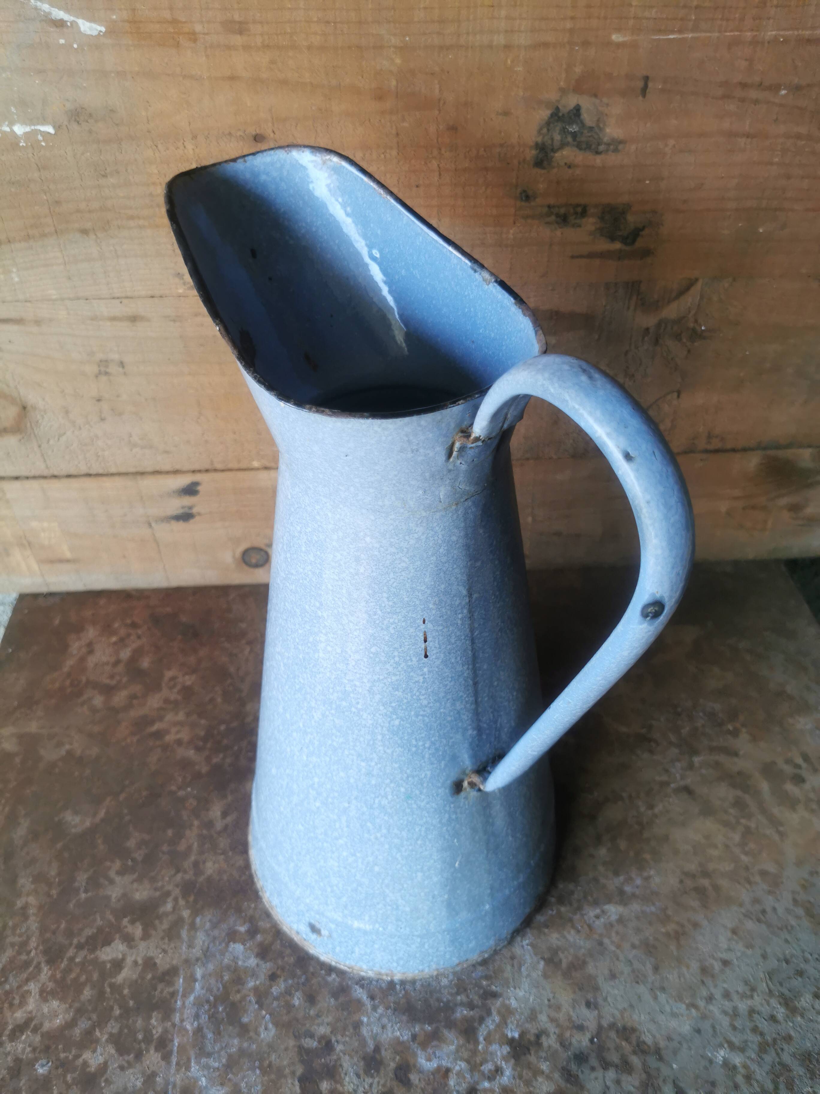 Enameled water jug