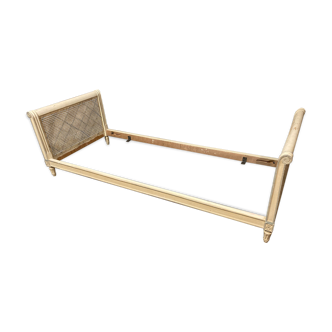 Baby cot canné
