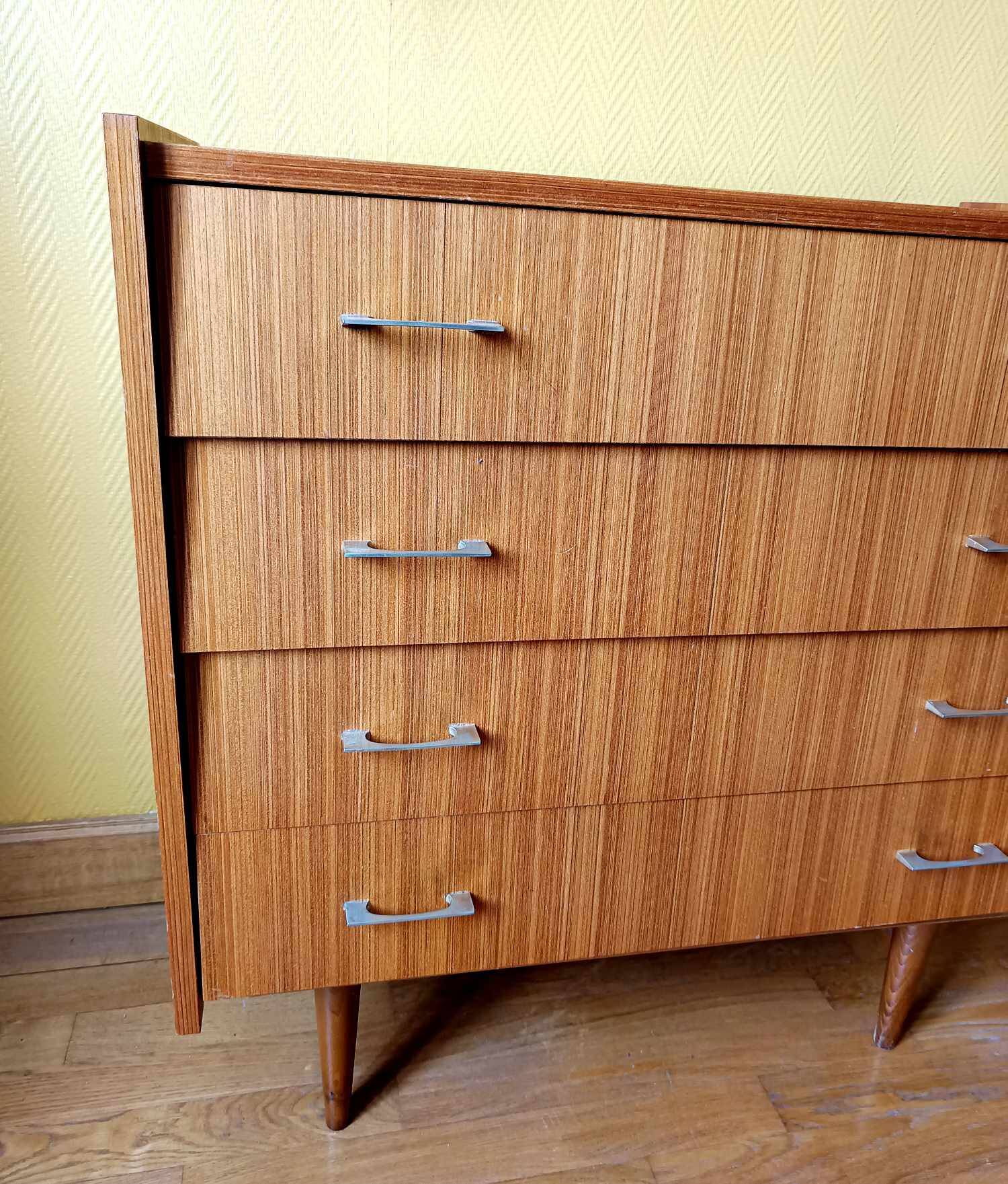 Commode vintage pieds compas 1960