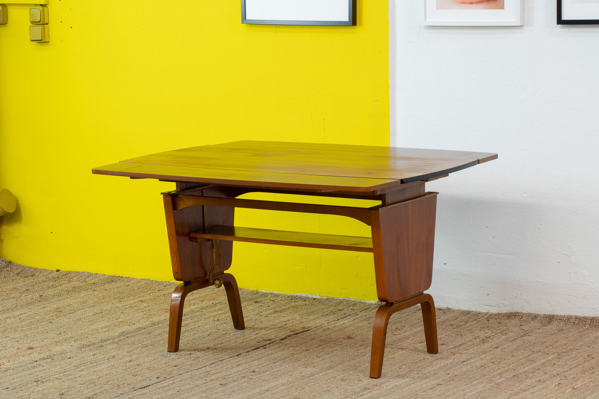Scandinavian table 119 cm