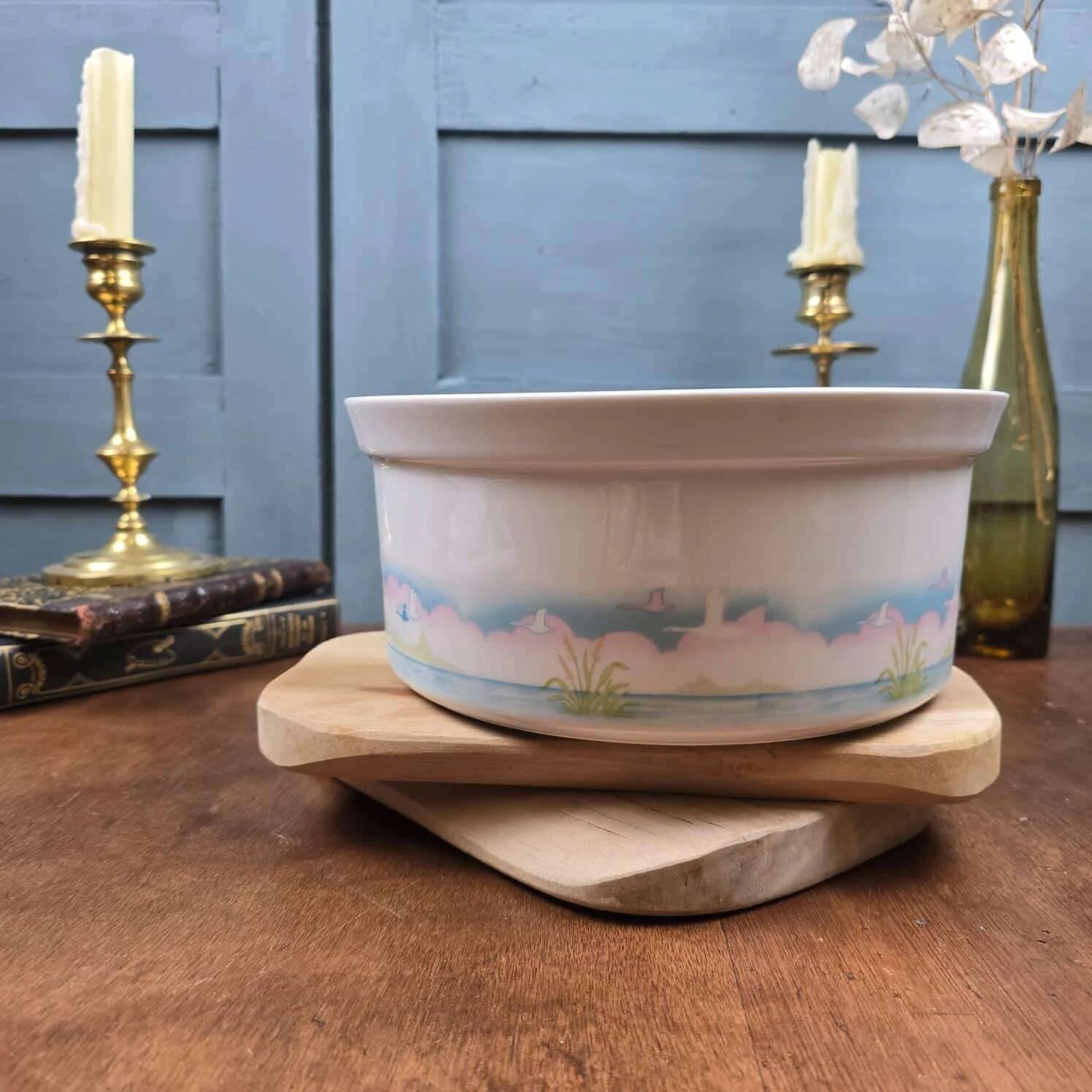 Sologne porcelain salad bowl with Camargue bird decoration, vintage, 23 cm.