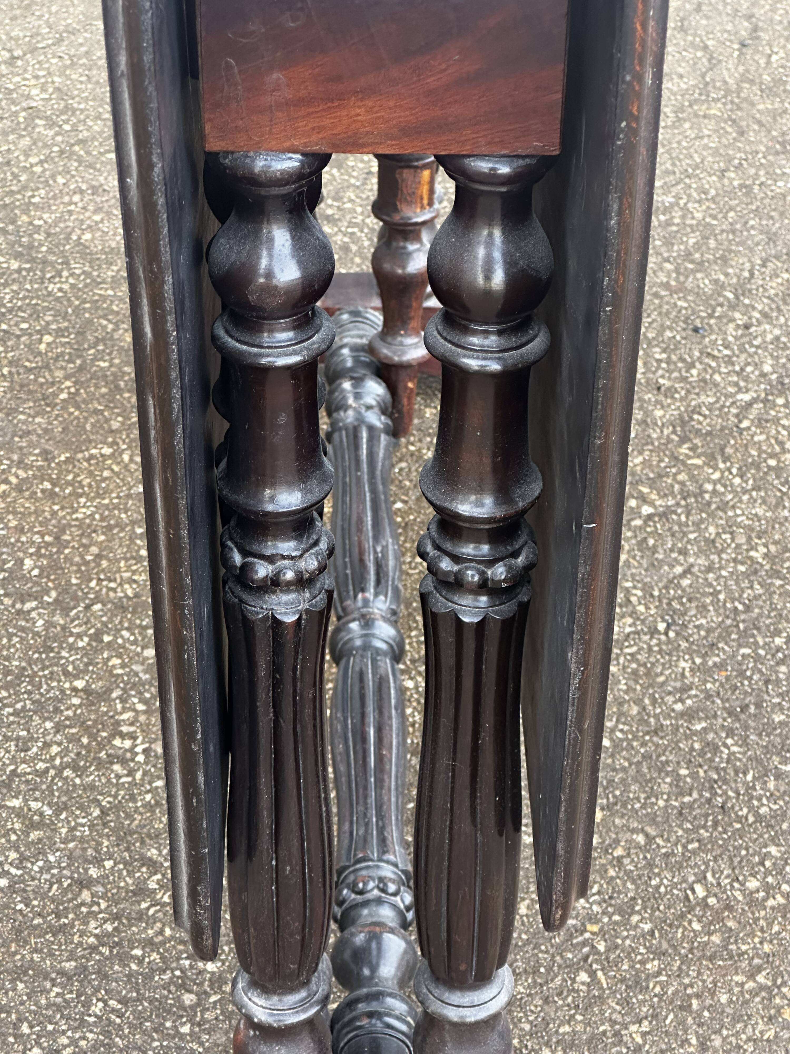Victorian Mahogany Gate-Leg (folding) Table