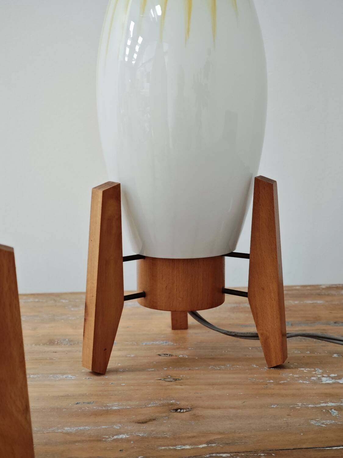 Lampe de table Drevo Humpolec opaline verte type 107/S