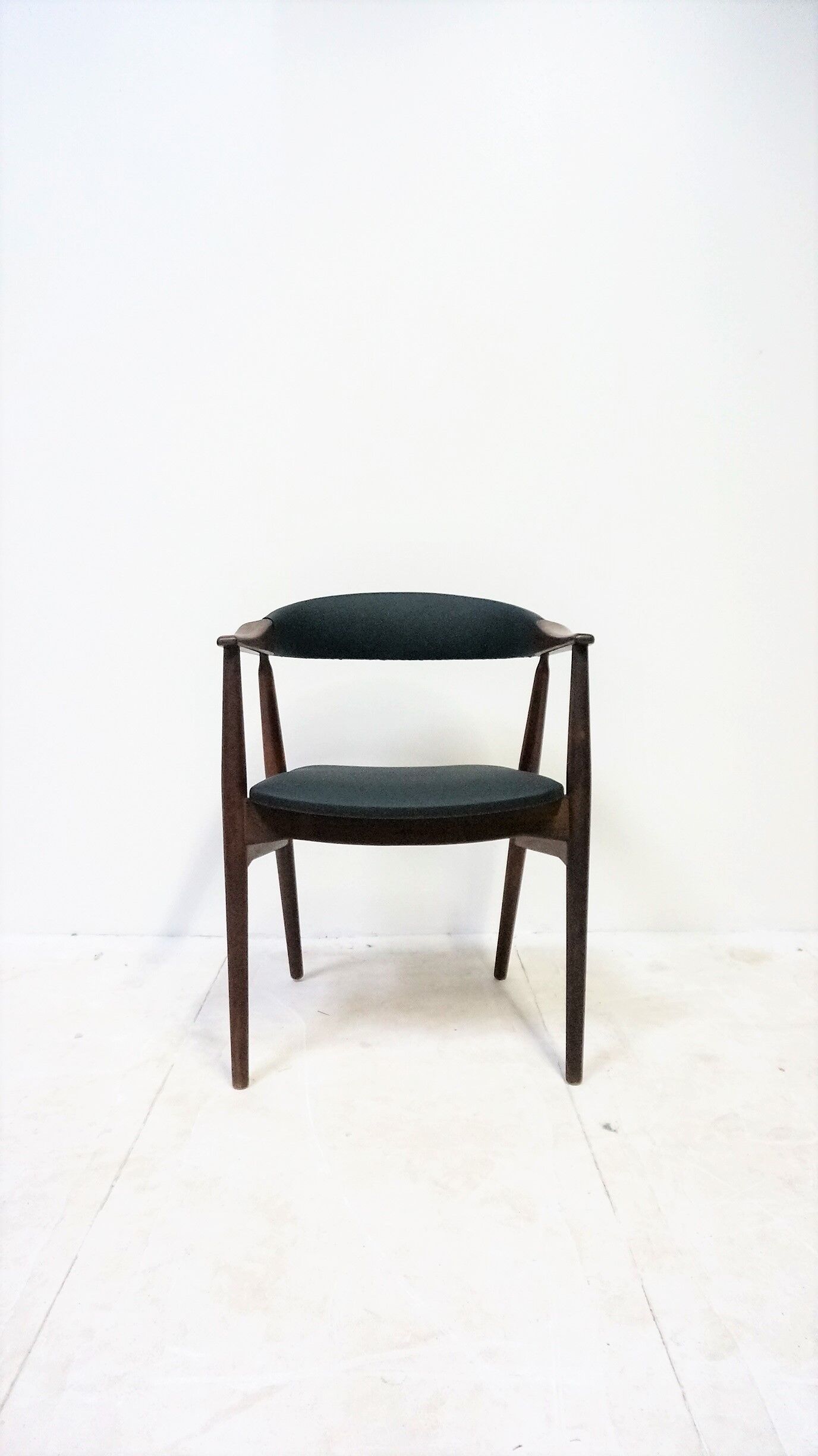 Chair teak th. Harlev