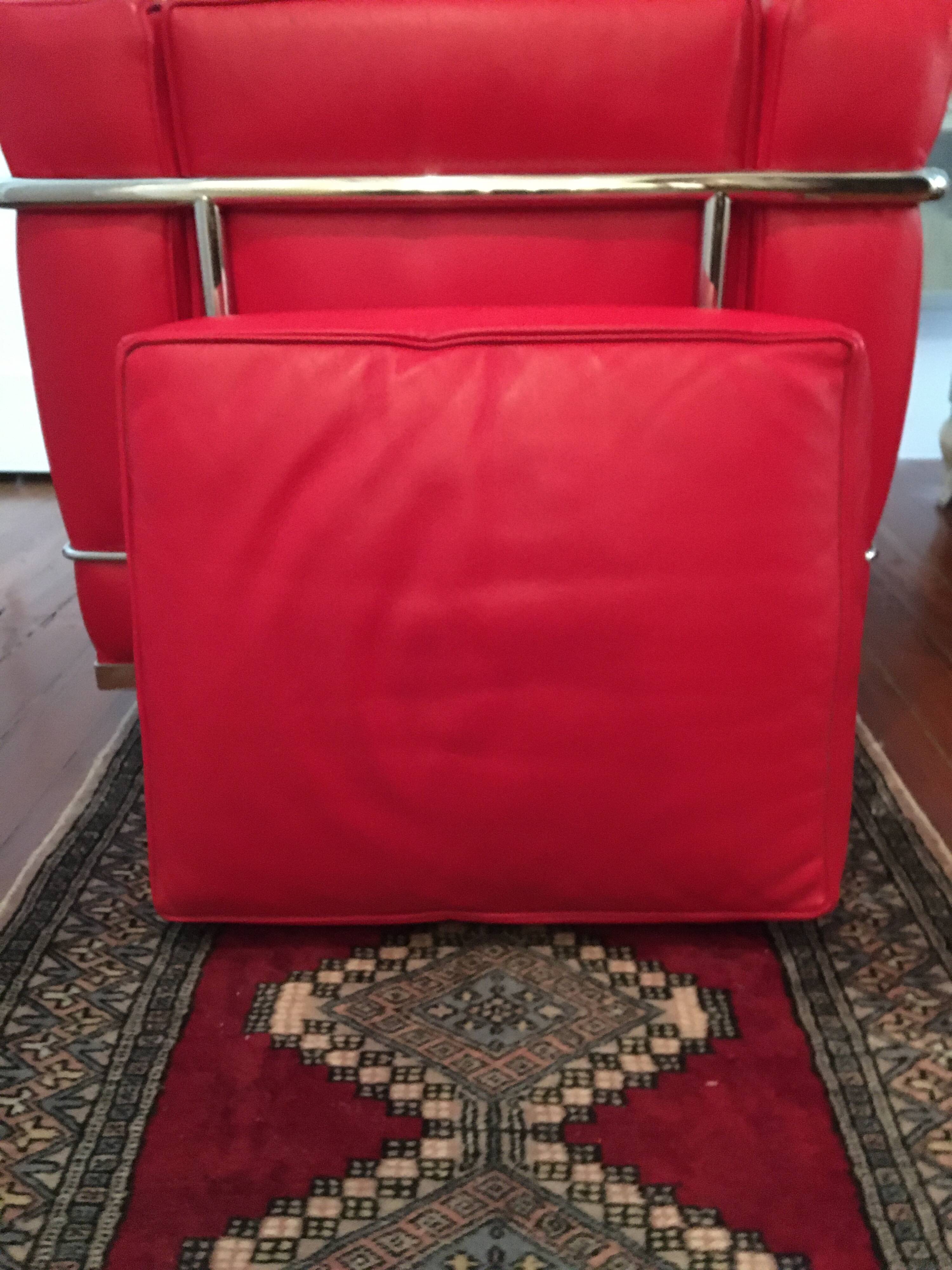 LC2 armchair Le Corbusier, Jeanneret, Perriand - Red leather - signed