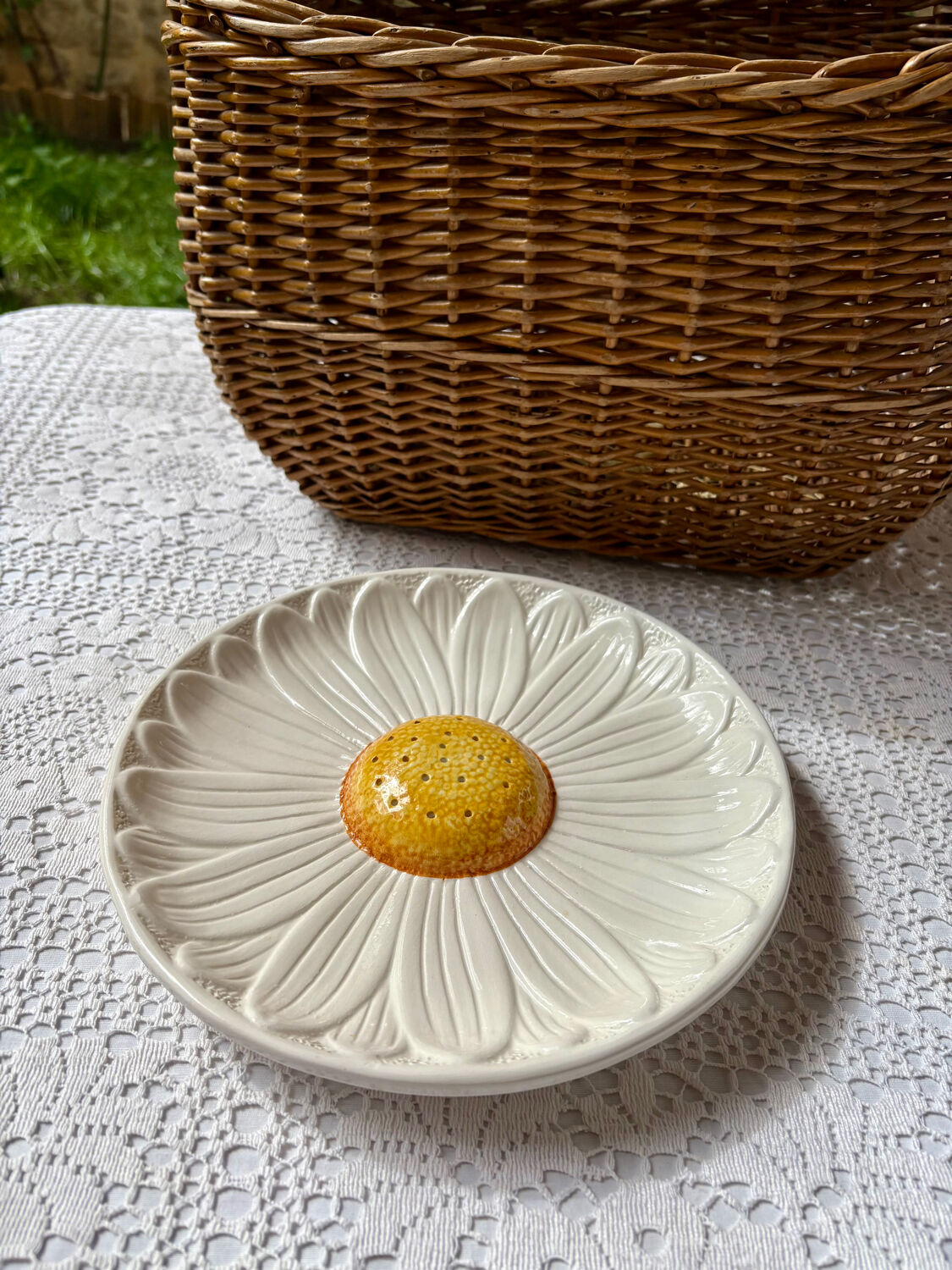 Assiette de présentation apéritif barbotine marguerite