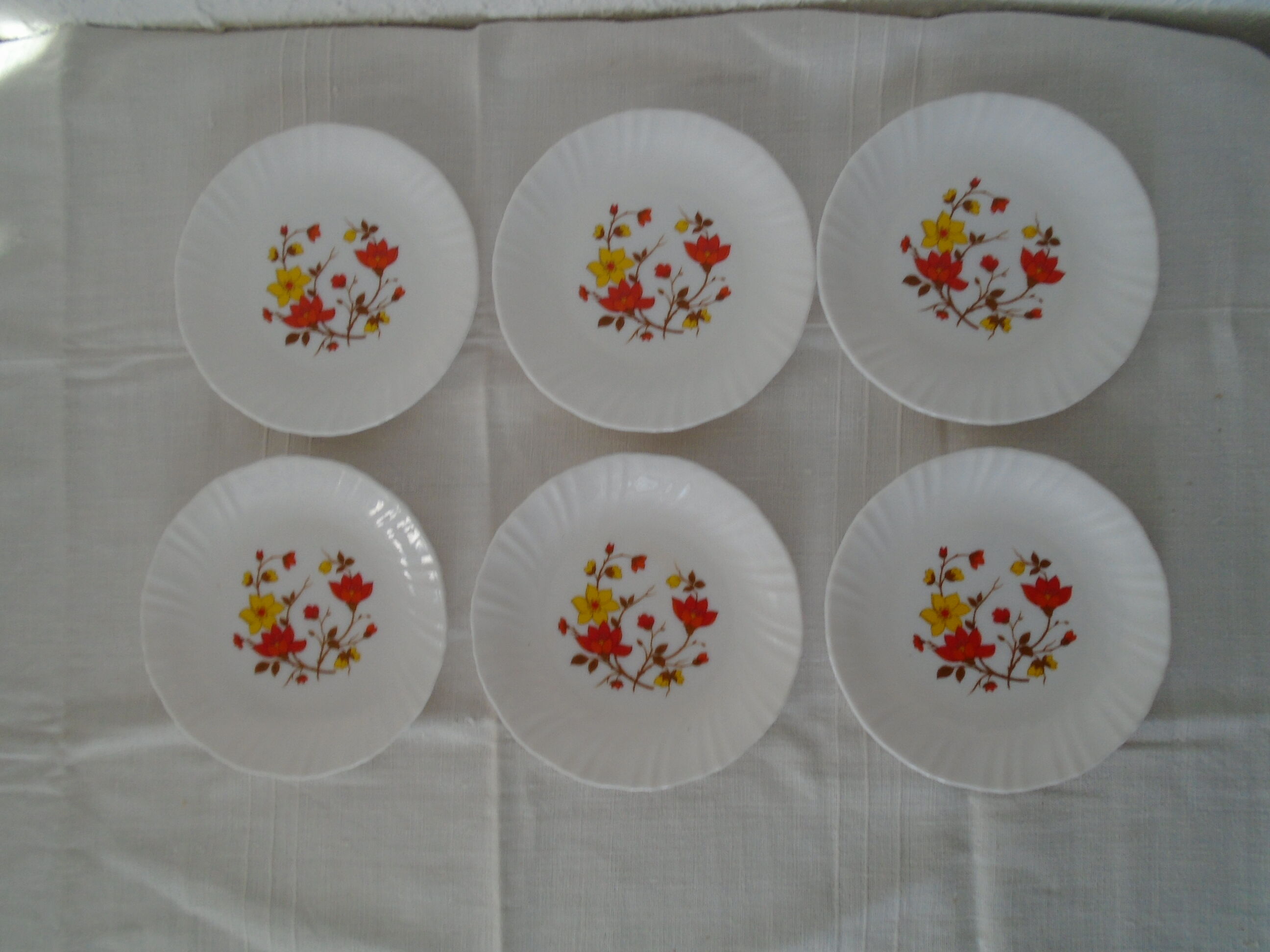 6 plates orange flowers - yellow Arcopal France Vintage