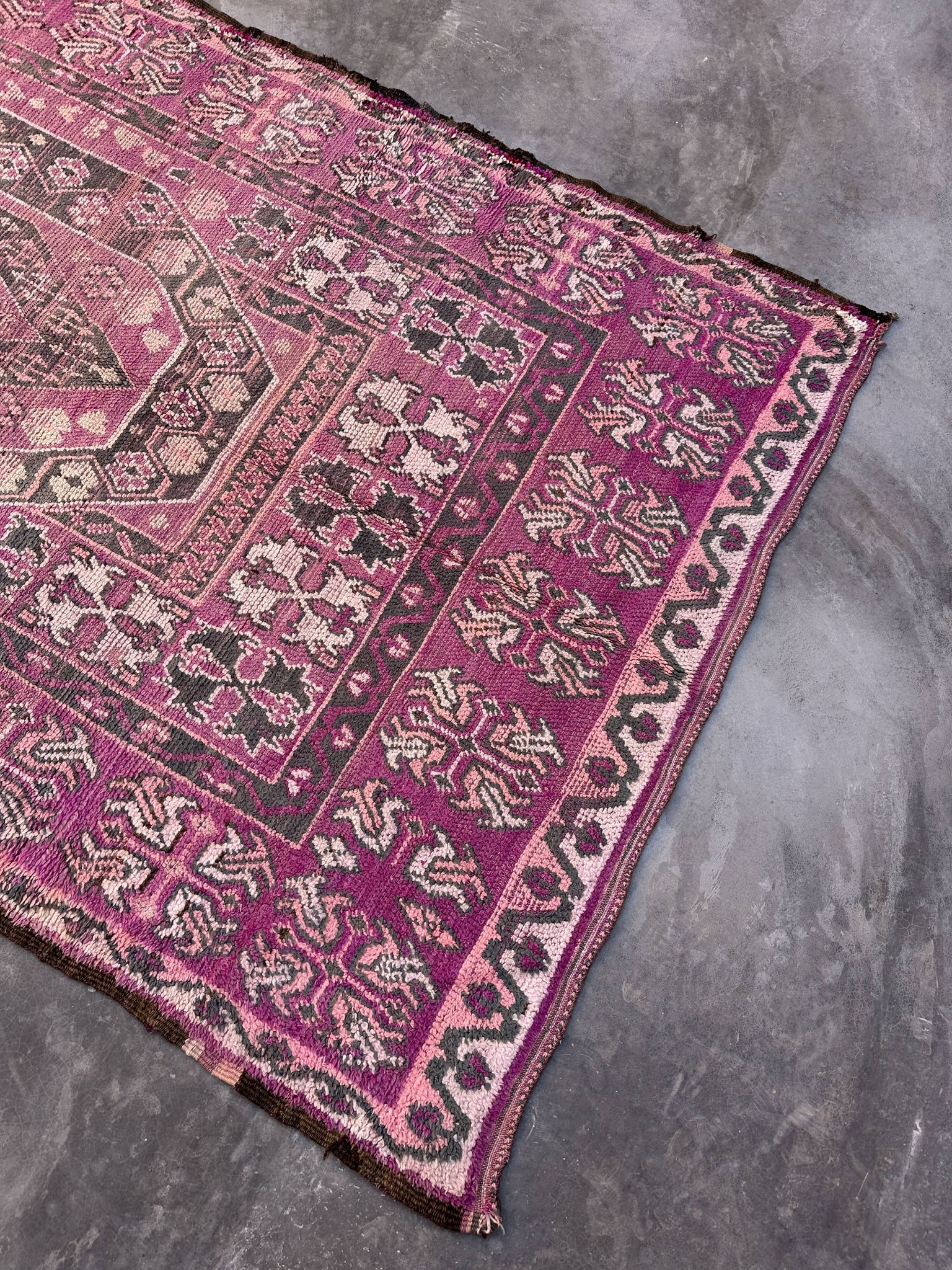 Old Moroccan Carpet - 189 x 340 cm