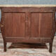 Commode galbée Louis XV en marquèterie de bois précieux vers 1900