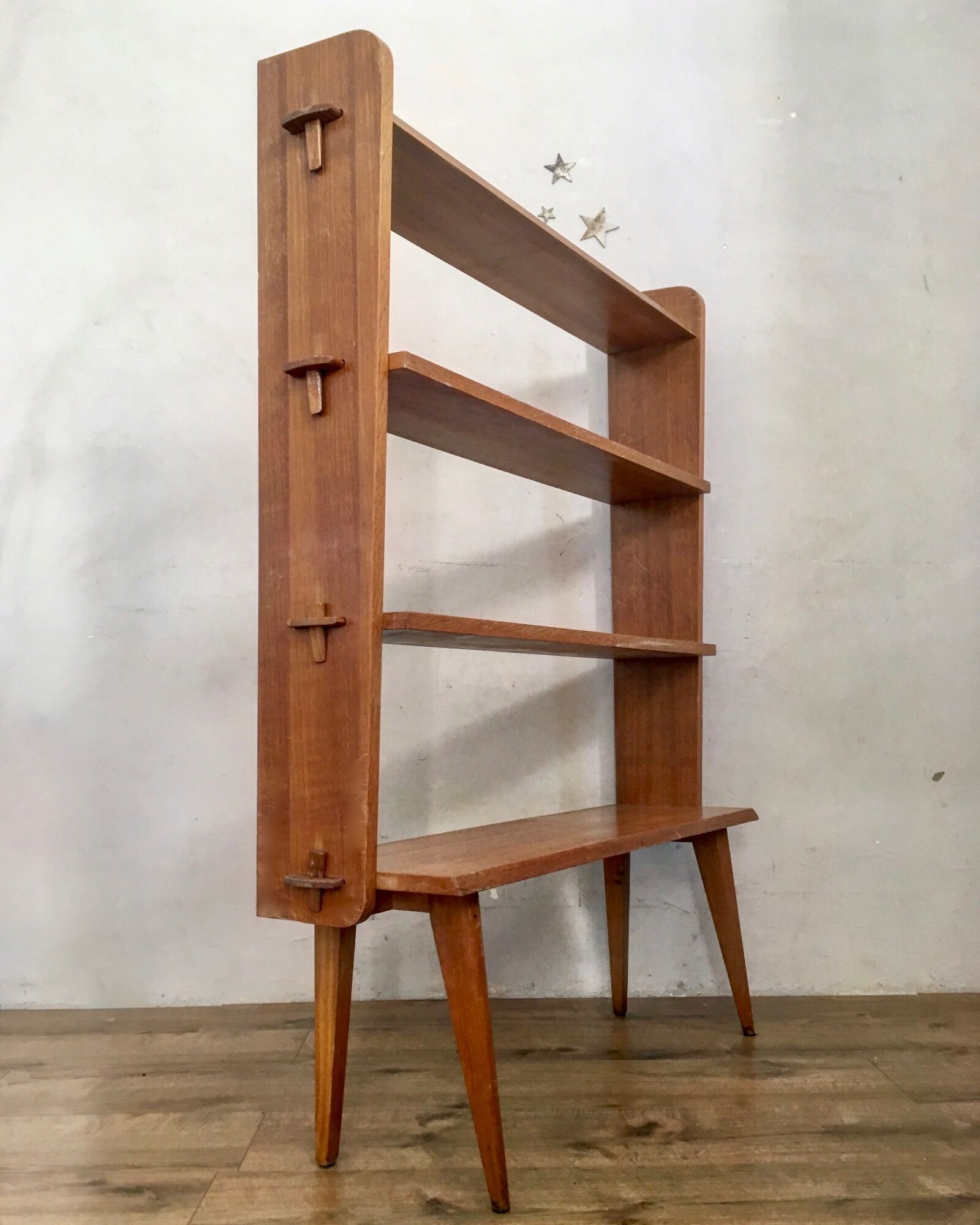 Sam bookcase