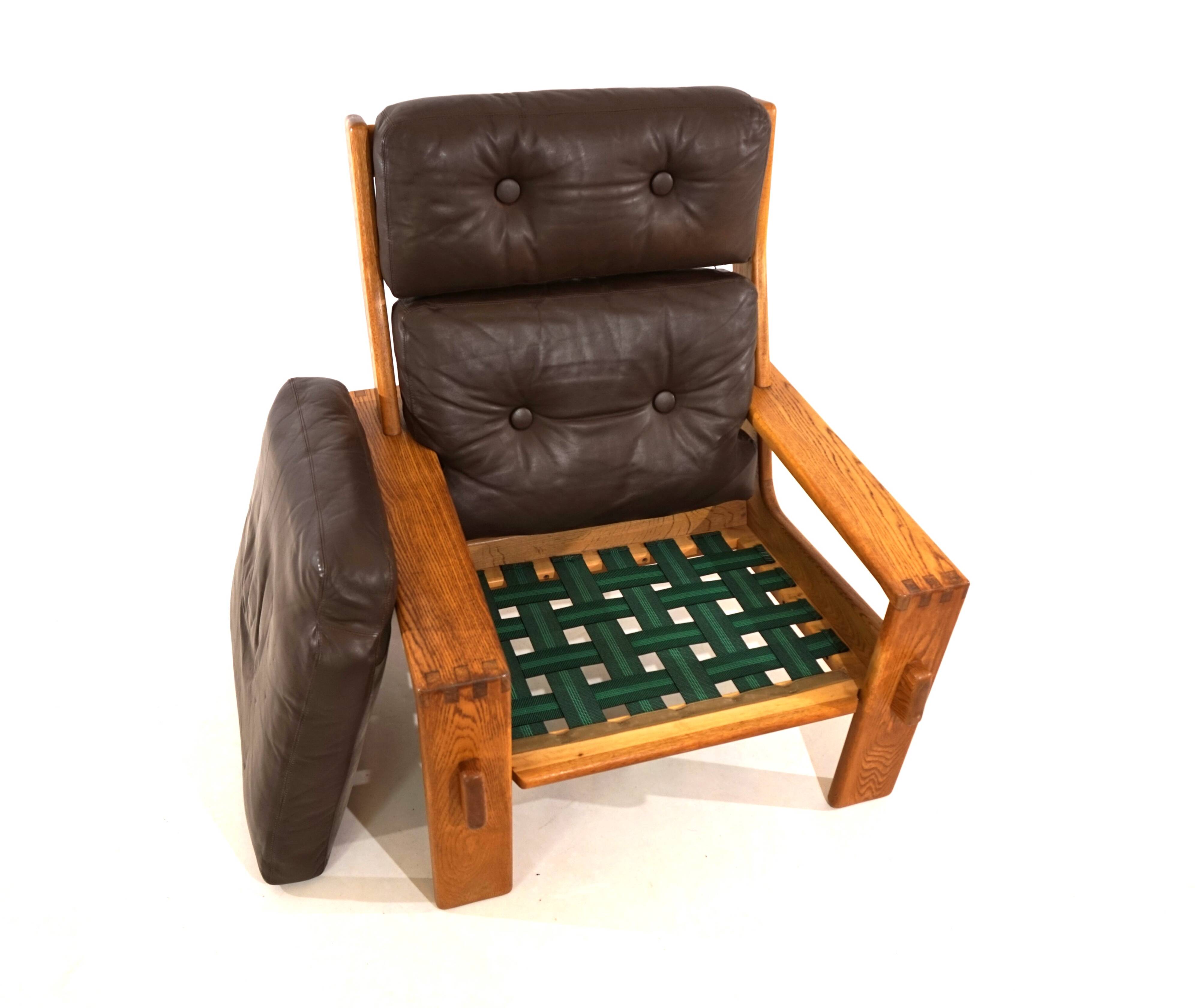 Fauteuil en cuir marron à dossier haut Asko Bonanza par Esko Pajamies
