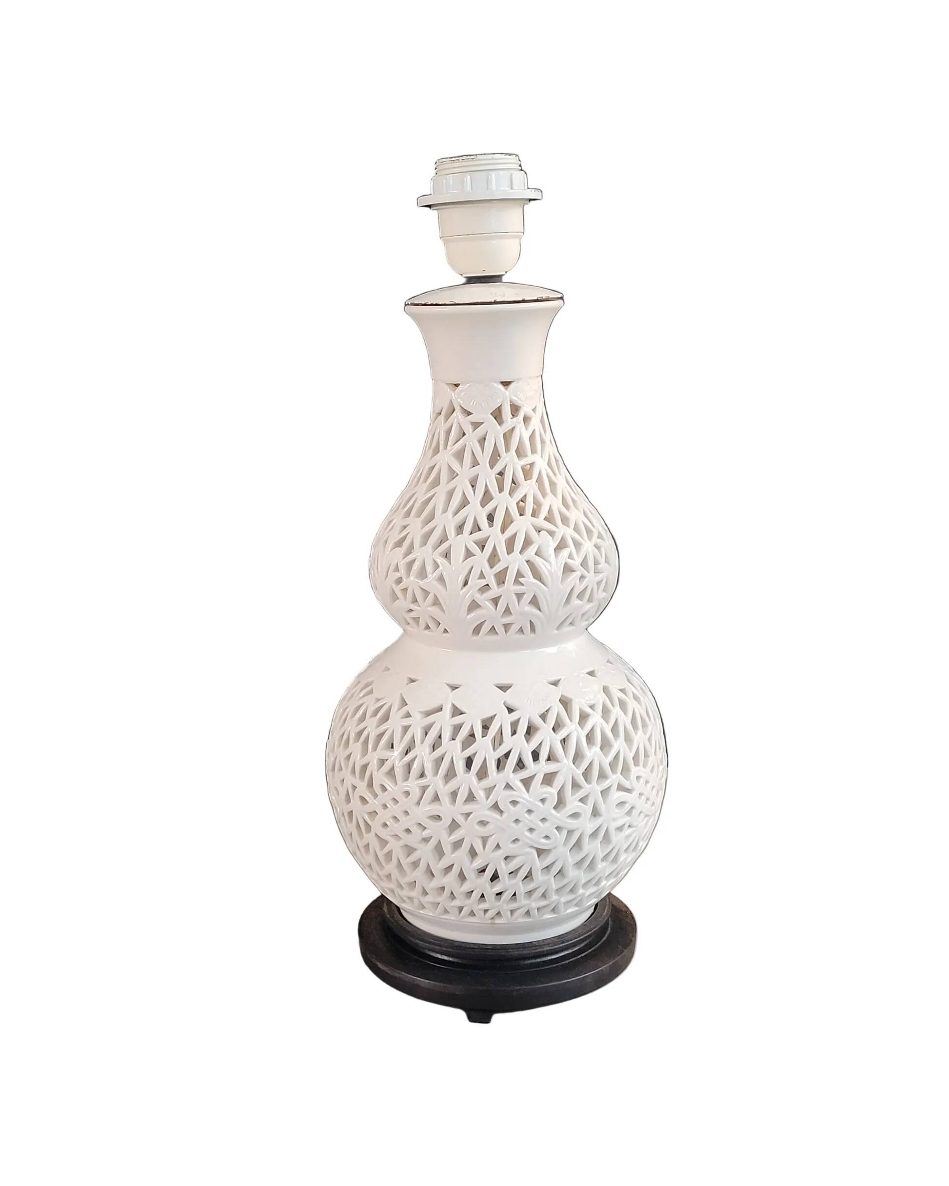 Lampshade in perforated ceramic