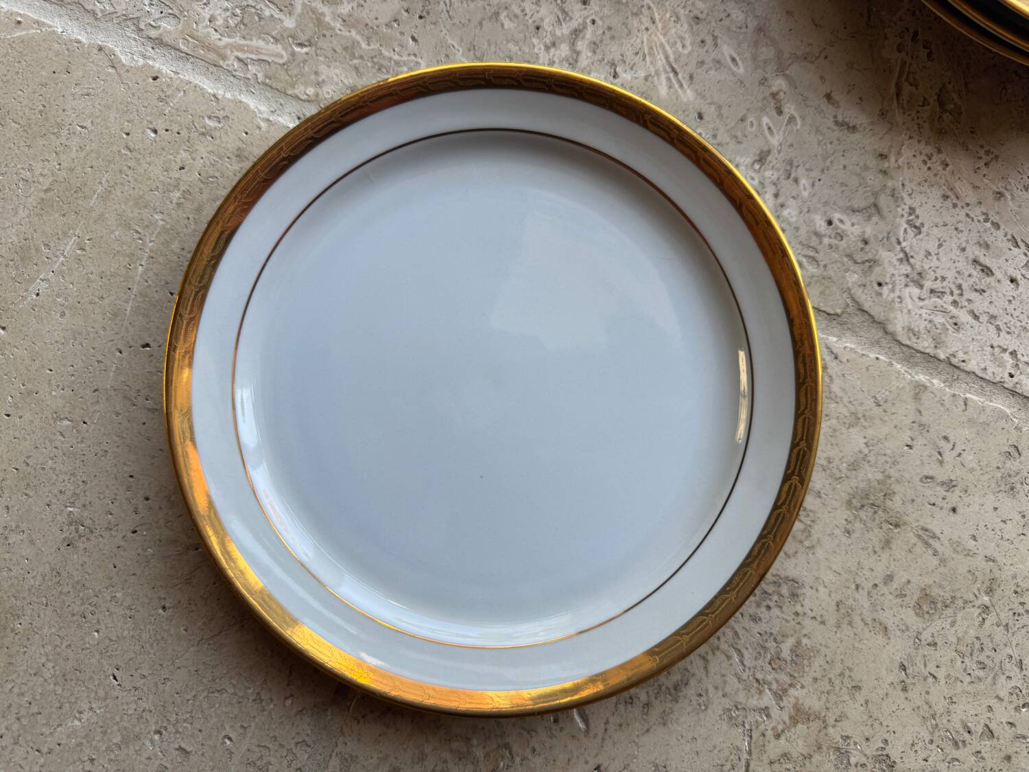 12 Saint-Amand porcelain dessert plates
