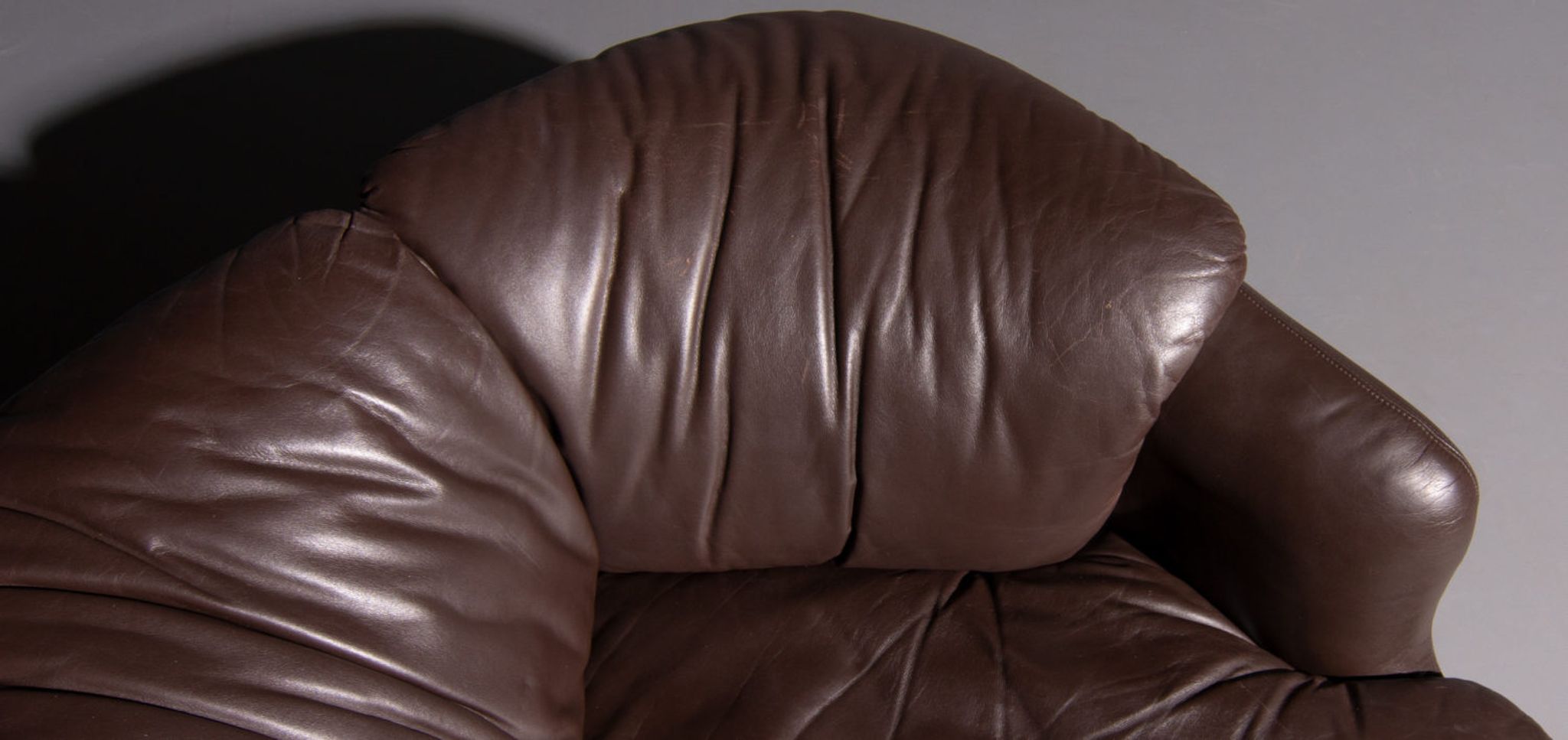 Saporiti armchair designed by Alberto Rosselli brown leather confidential model