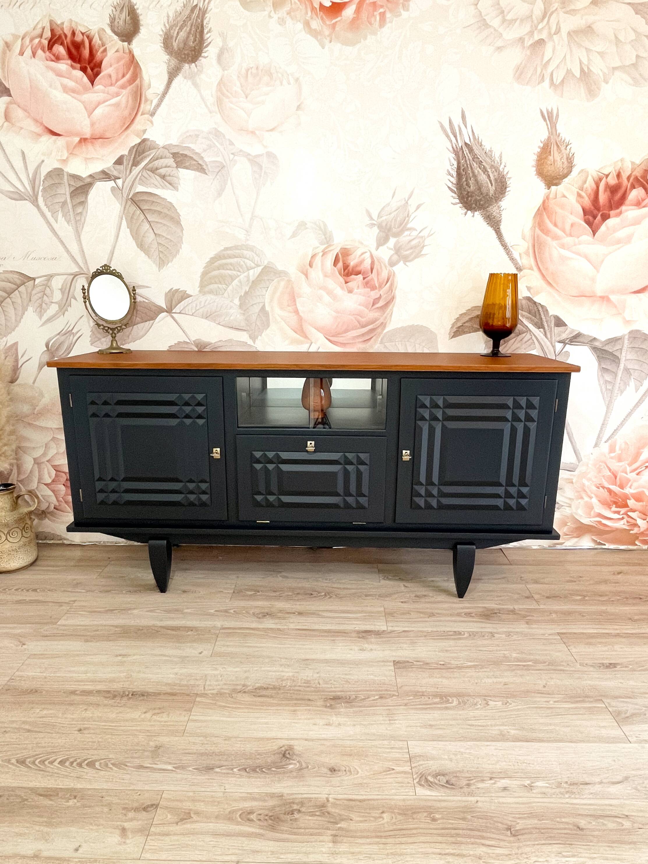 Revisited Vintage Enfilade