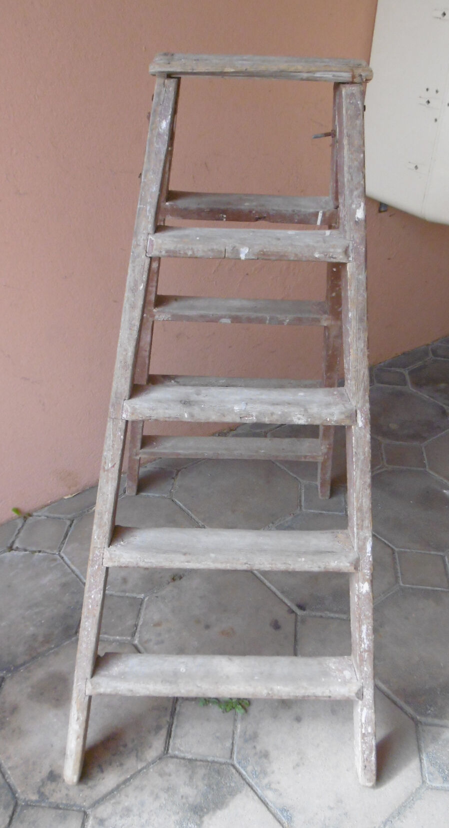 Painter's old steplady
