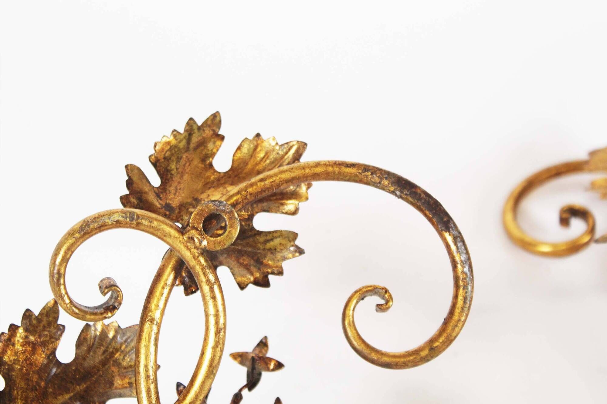 Stunning set of vintage Italian gilt florentine sconces by Biasca