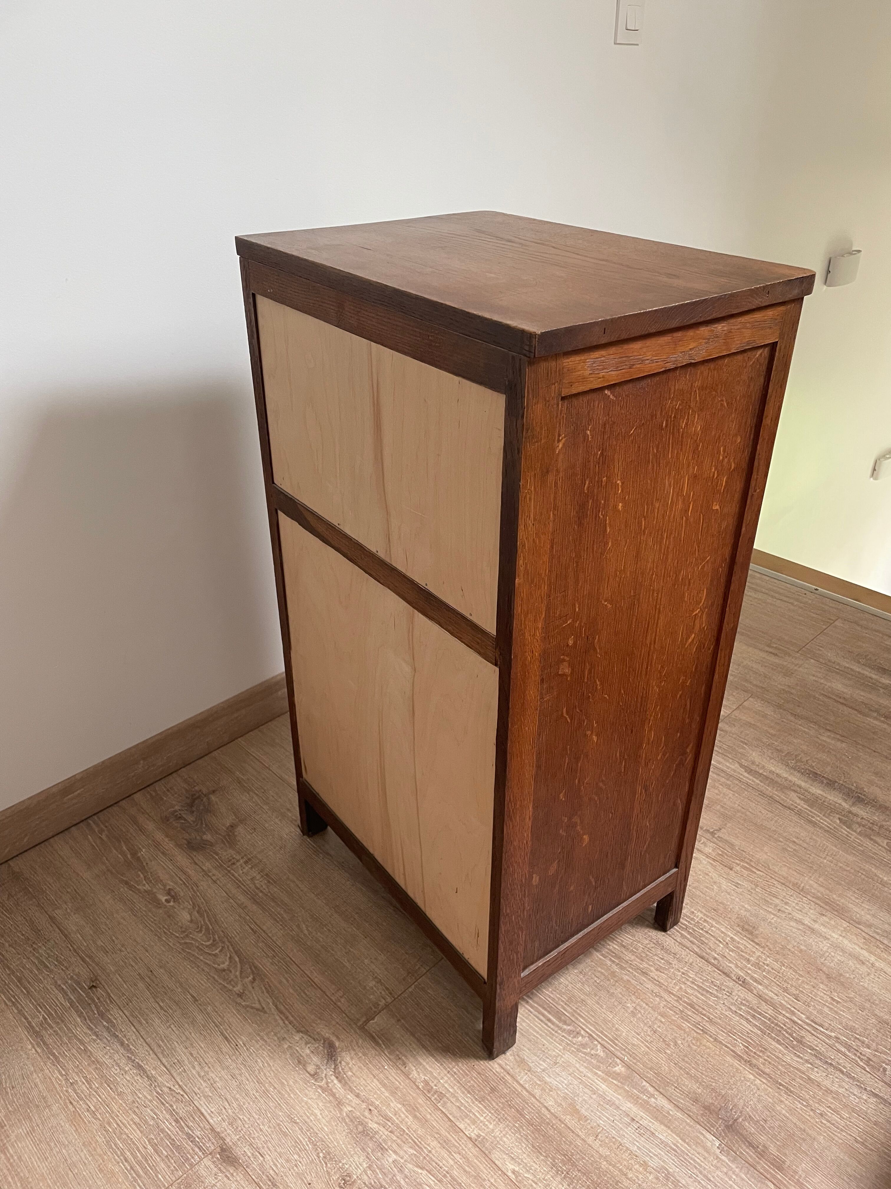 Storage cabinet