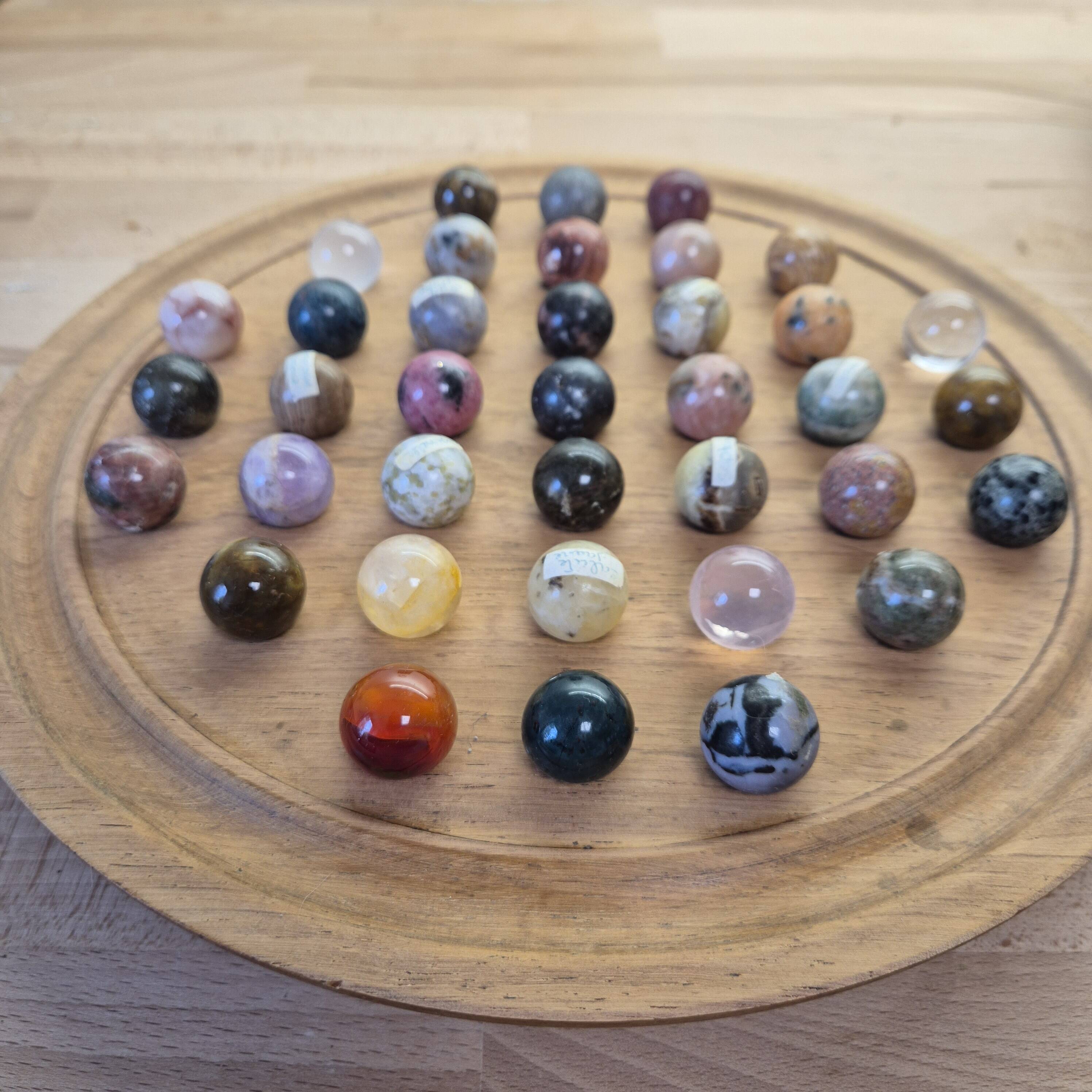 Jeu de solitaire en bois et pierres semi-précieuses