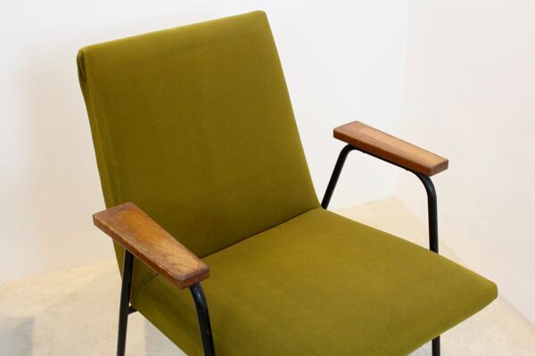 Paire de fauteuils Pierre Guariche par Meurop