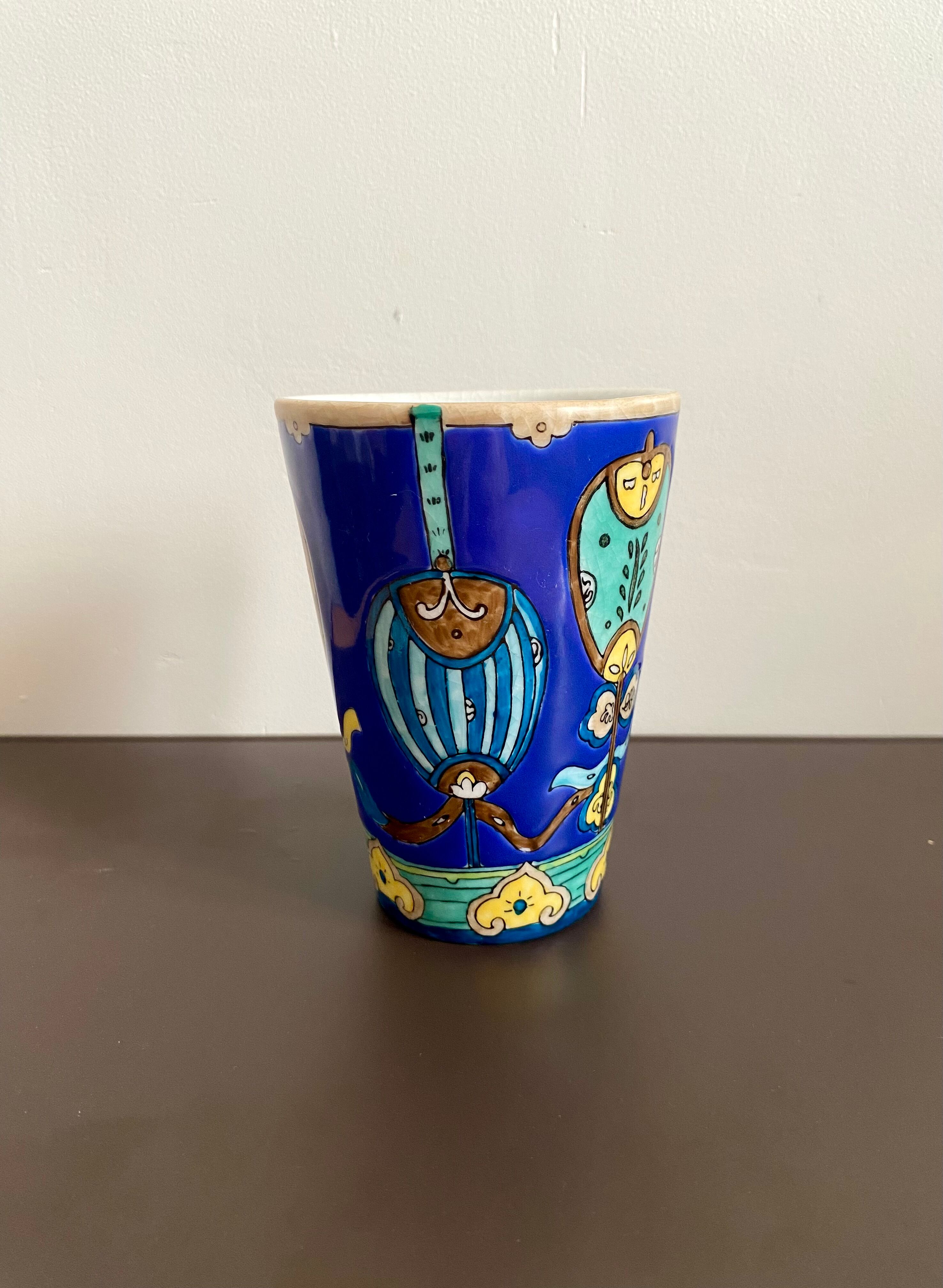 Hand-painted ceramic Fragonard vase