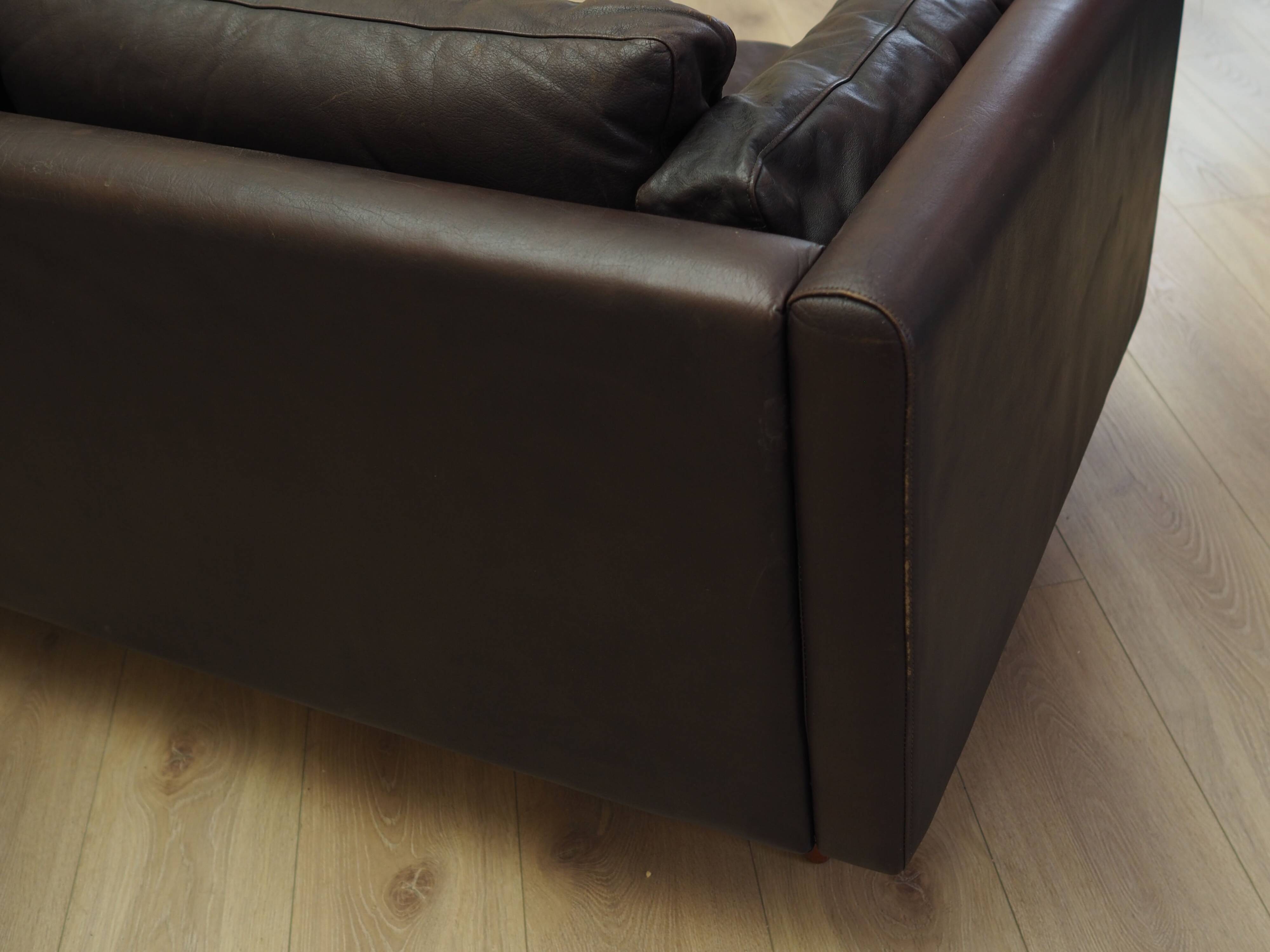 Canapé en cuir marron, design danois, années 1960, production : Danemark