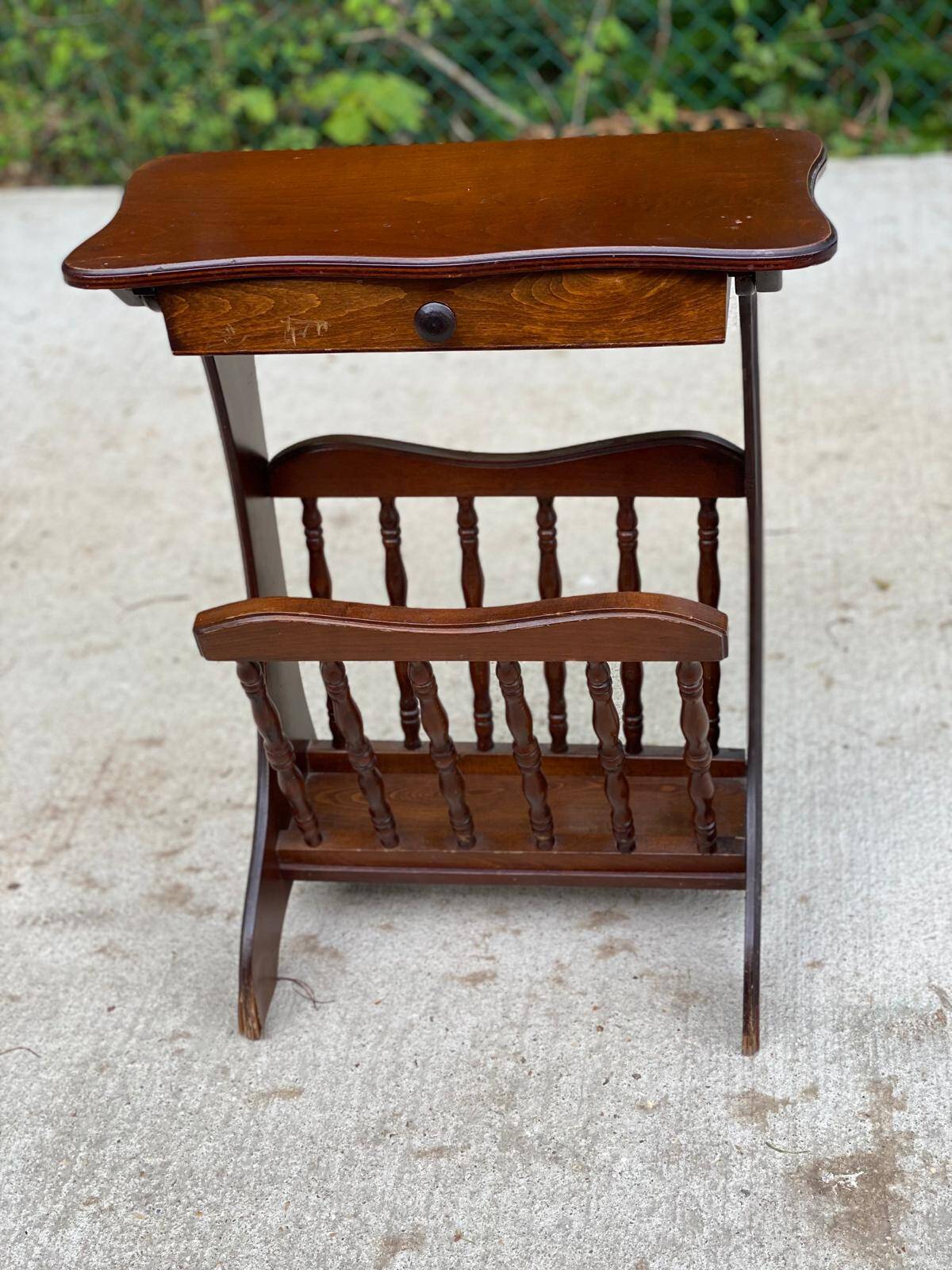 Solid wood pedestal bedside table with drawer