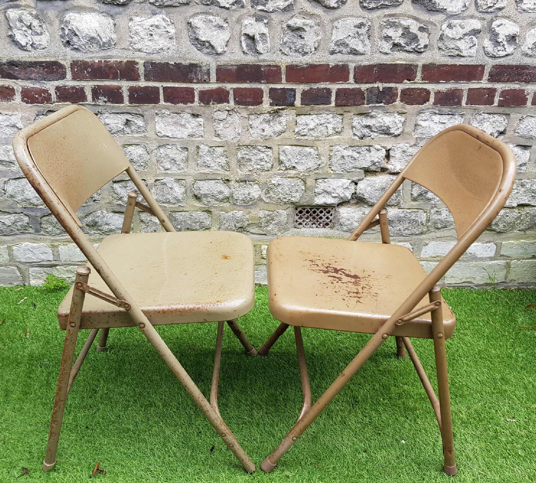 Metal folding chairs