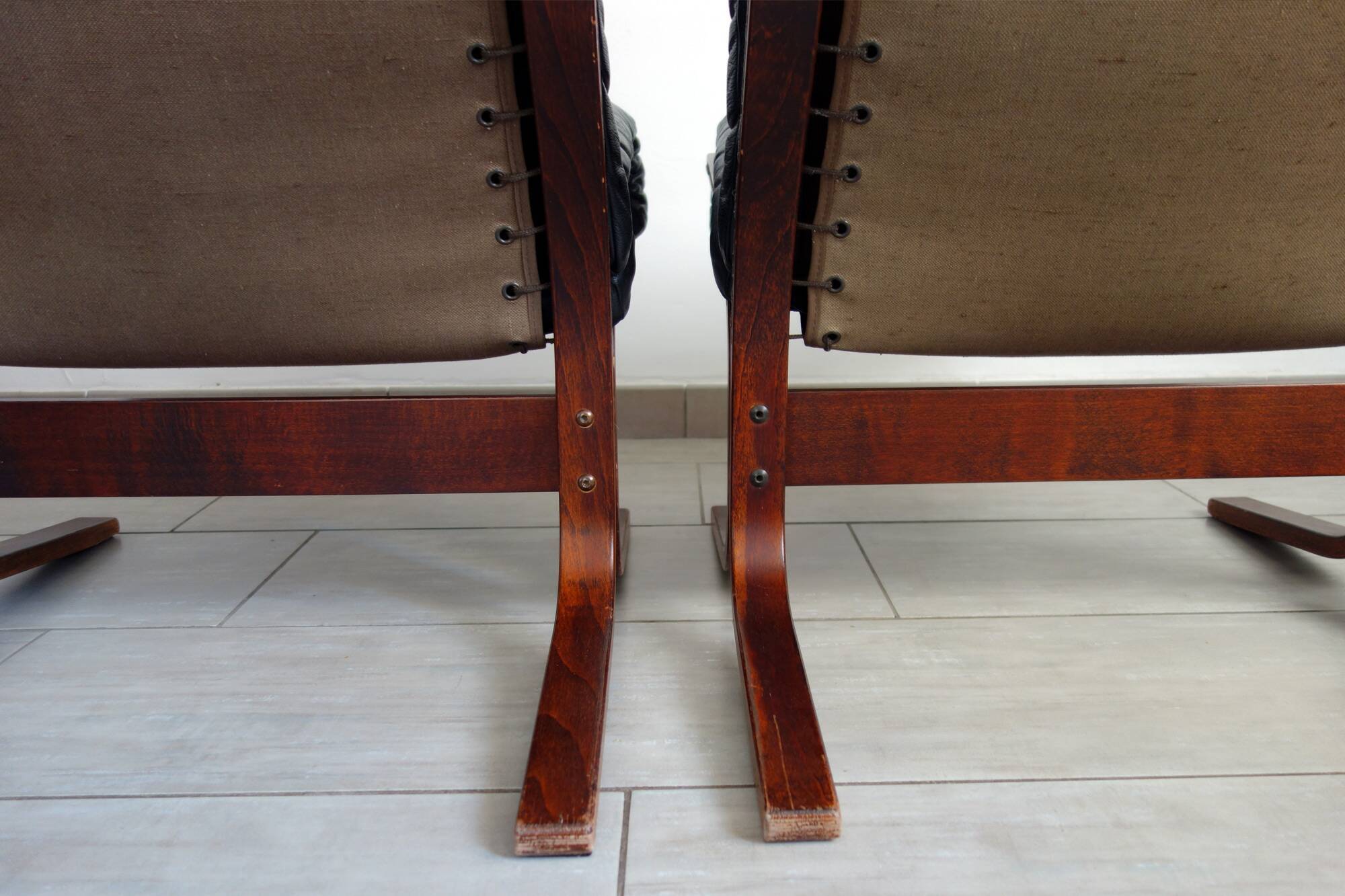 Pair of leather Siesta armchairs by Ingmar Relling for Westnofa, 1970s