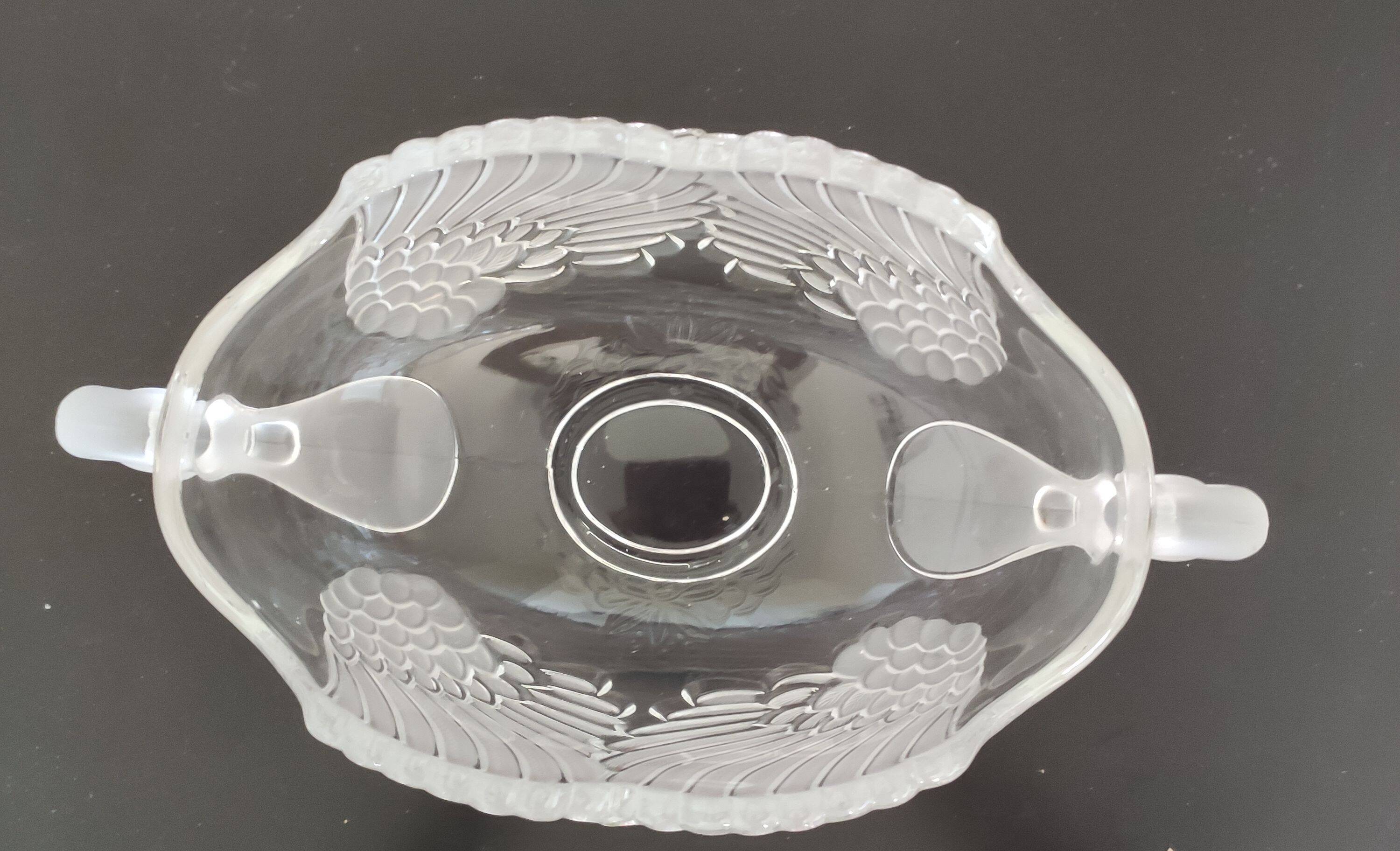 Central coupe in frosted crystal with double swan neck, Mikasa Walther